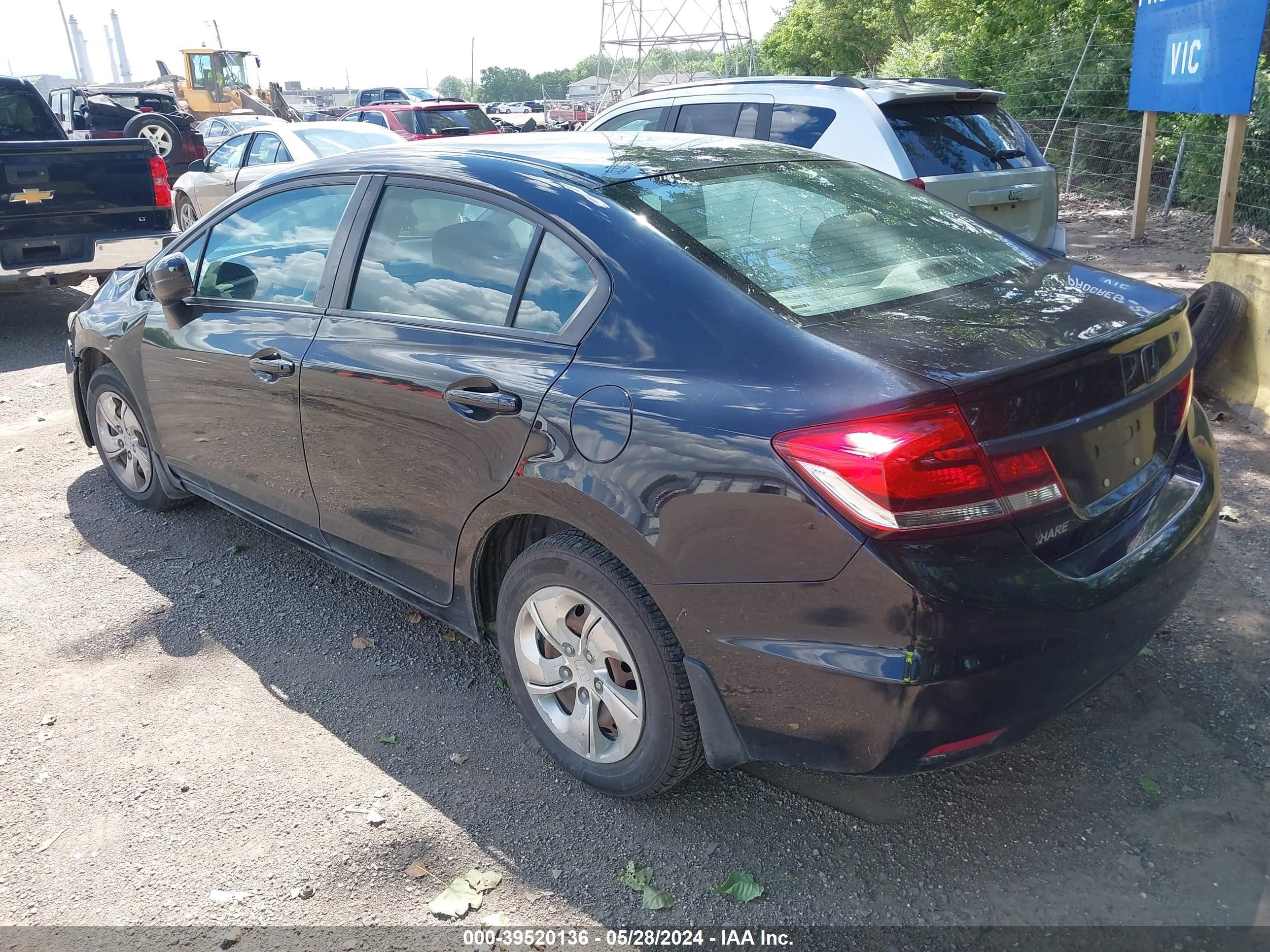 Photo 2 VIN: 2HGFB2E50EH532745 - HONDA CIVIC 