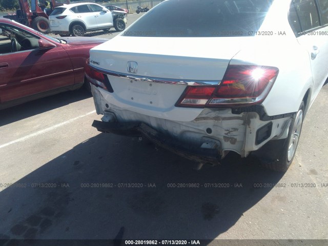 Photo 5 VIN: 2HGFB2E5XFH525481 - HONDA CIVIC SEDAN 