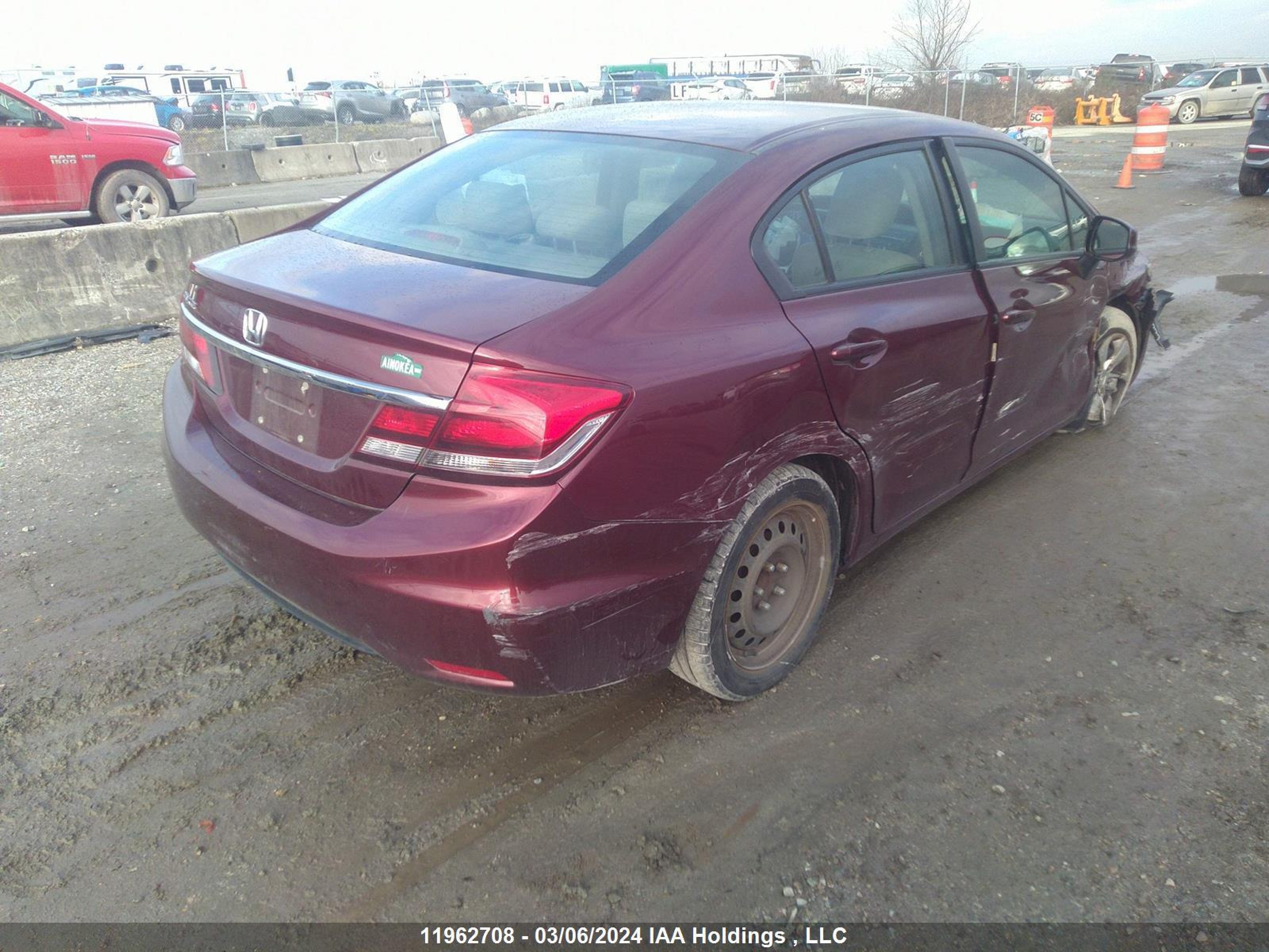 Photo 3 VIN: 2HGFB2F41DH028256 - HONDA CIVIC 