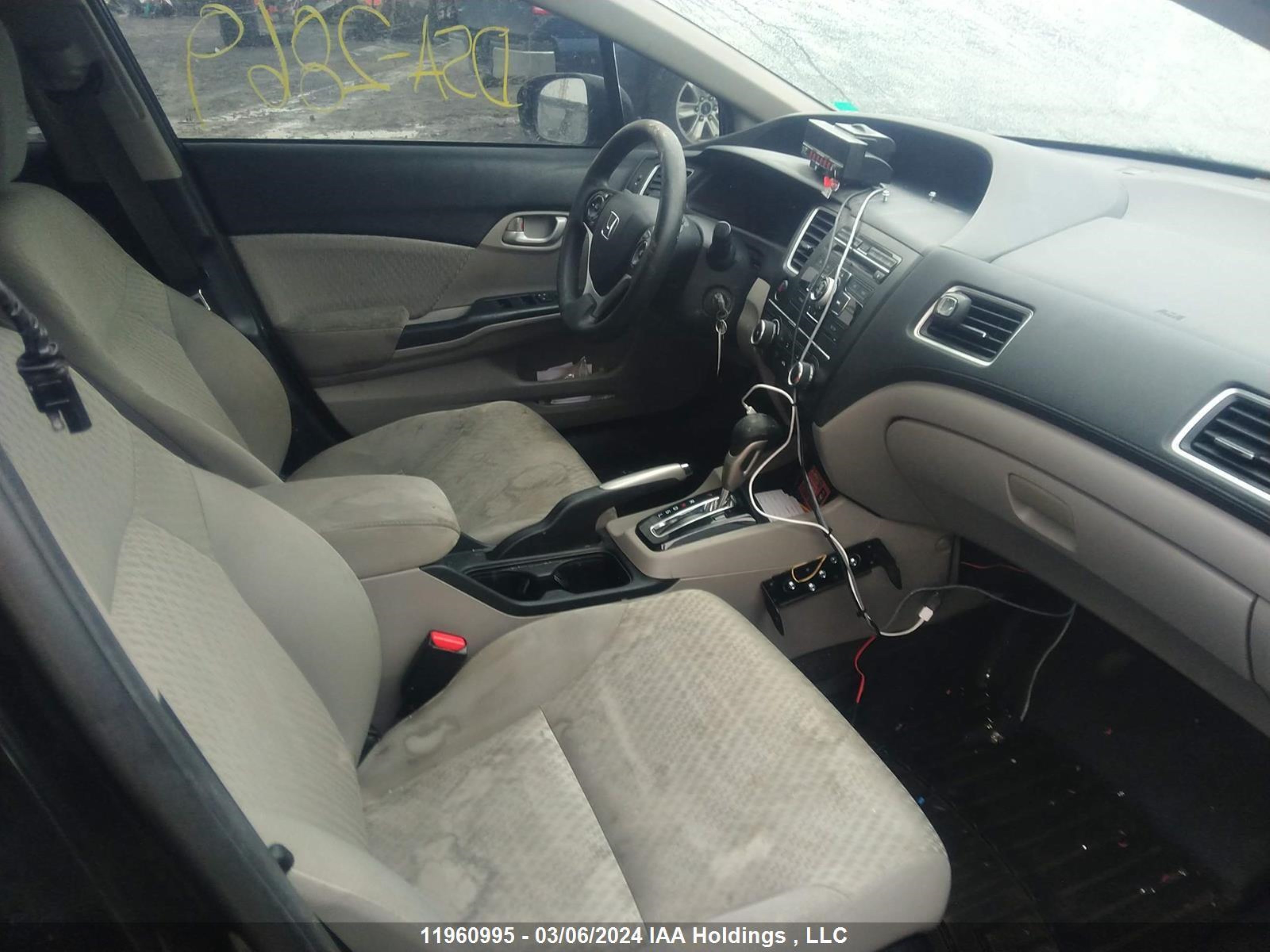 Photo 4 VIN: 2HGFB2F41FH041043 - HONDA CIVIC 