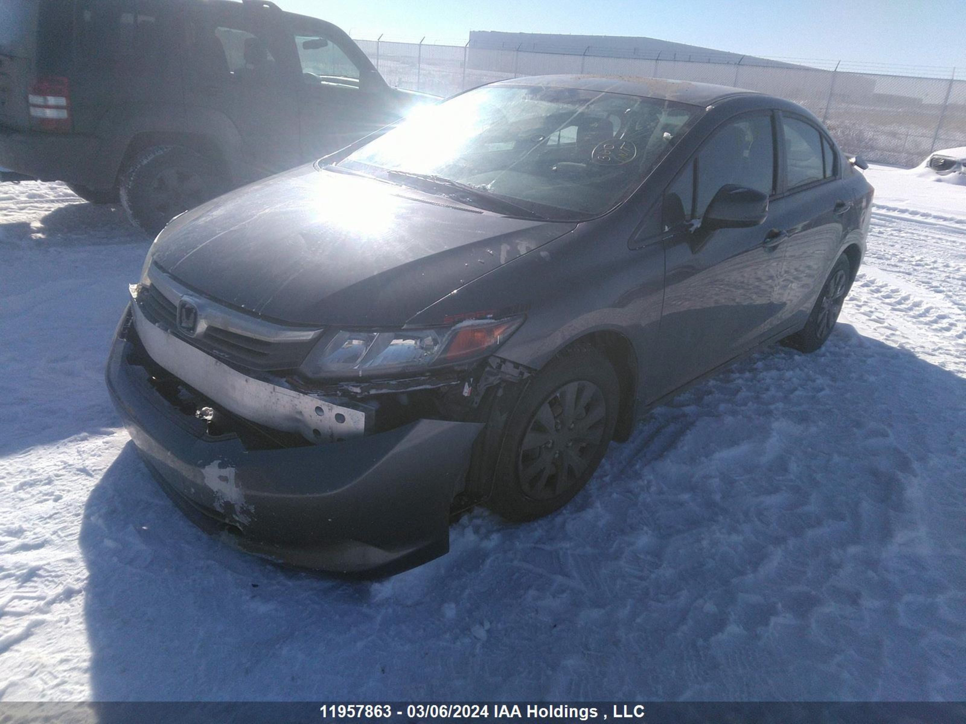 Photo 1 VIN: 2HGFB2F43CH052086 - HONDA CIVIC 