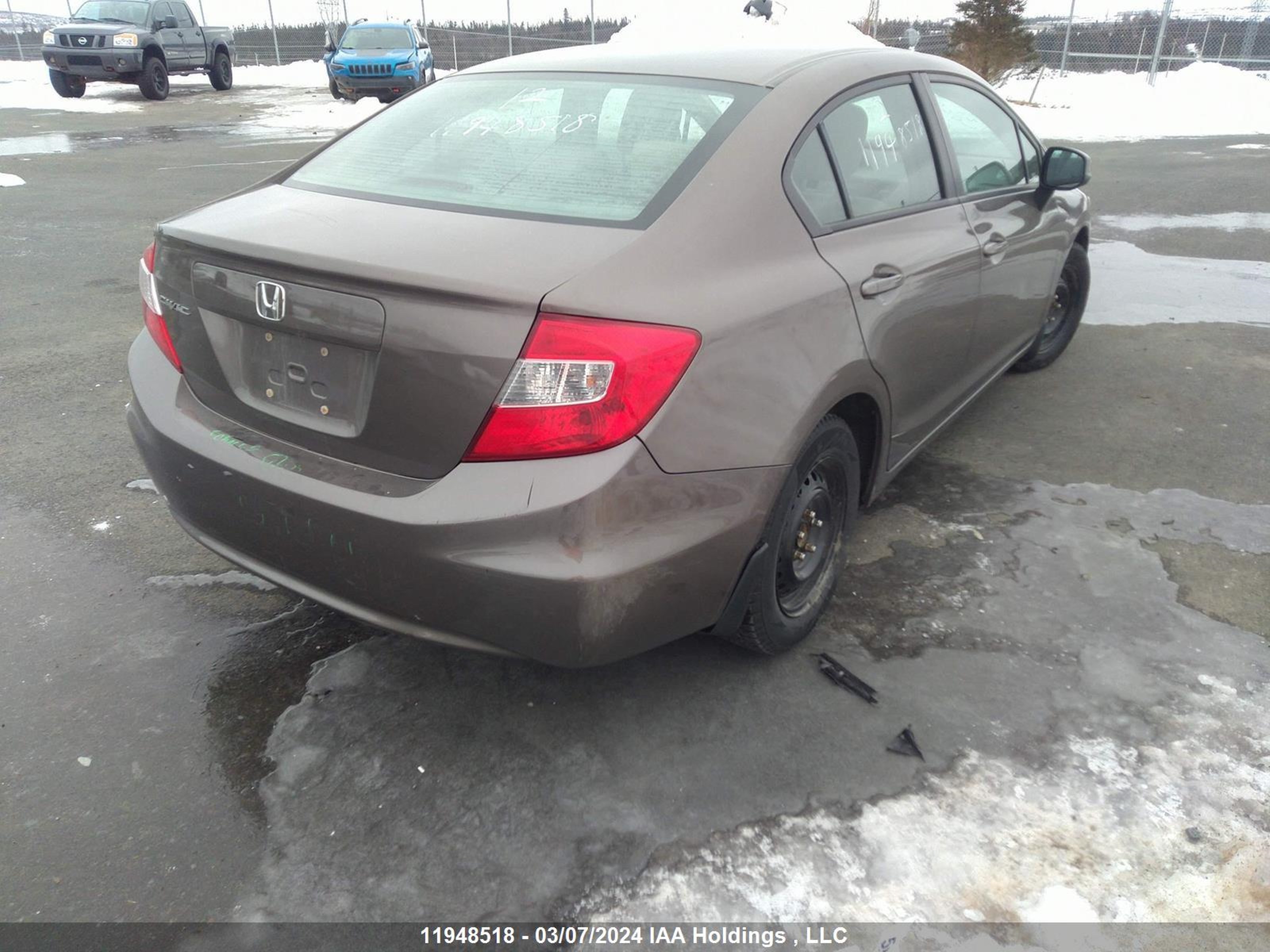 Photo 5 VIN: 2HGFB2F43CH060009 - HONDA CIVIC 