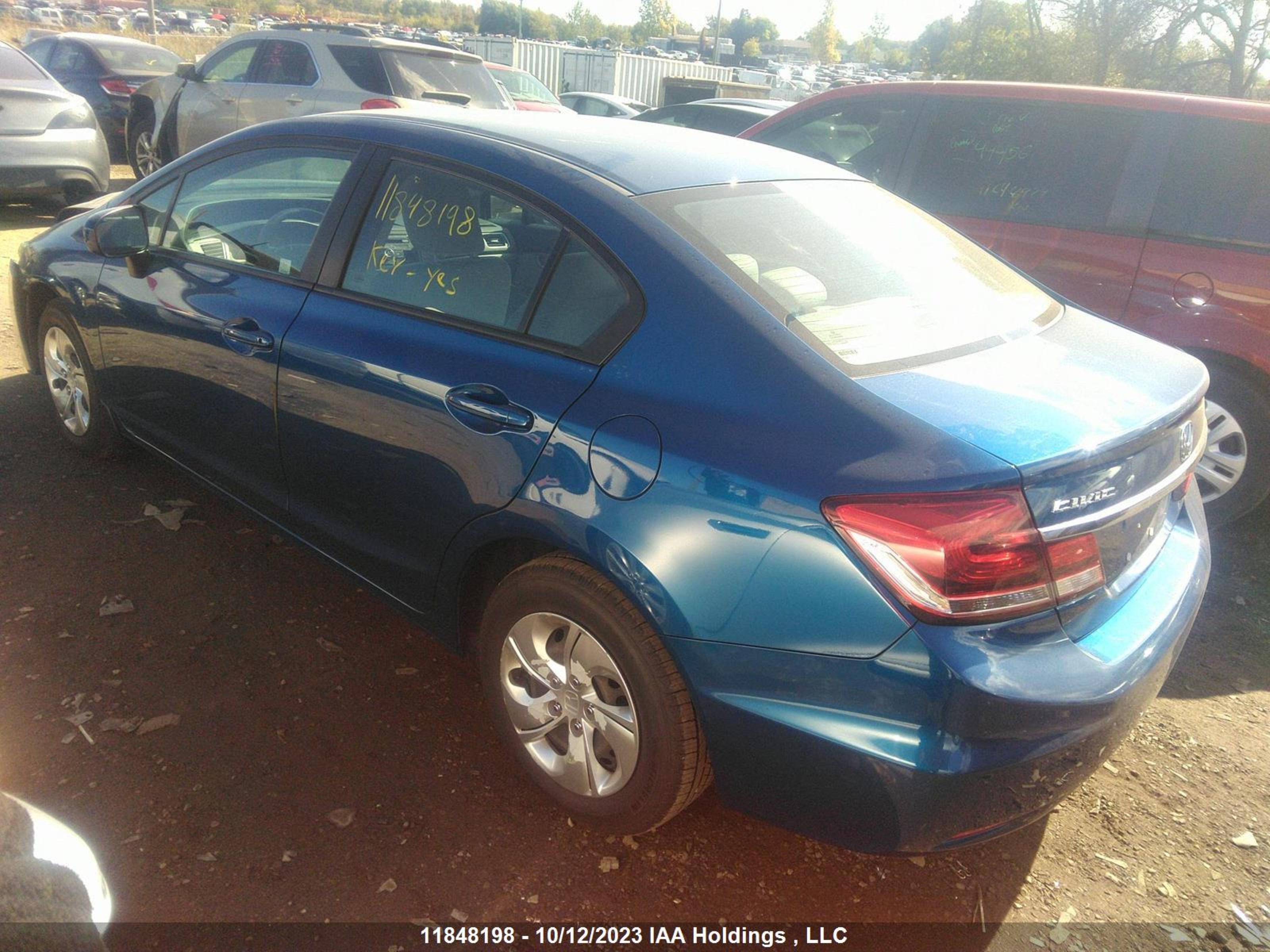 Photo 2 VIN: 2HGFB2F43FH023532 - HONDA CIVIC 