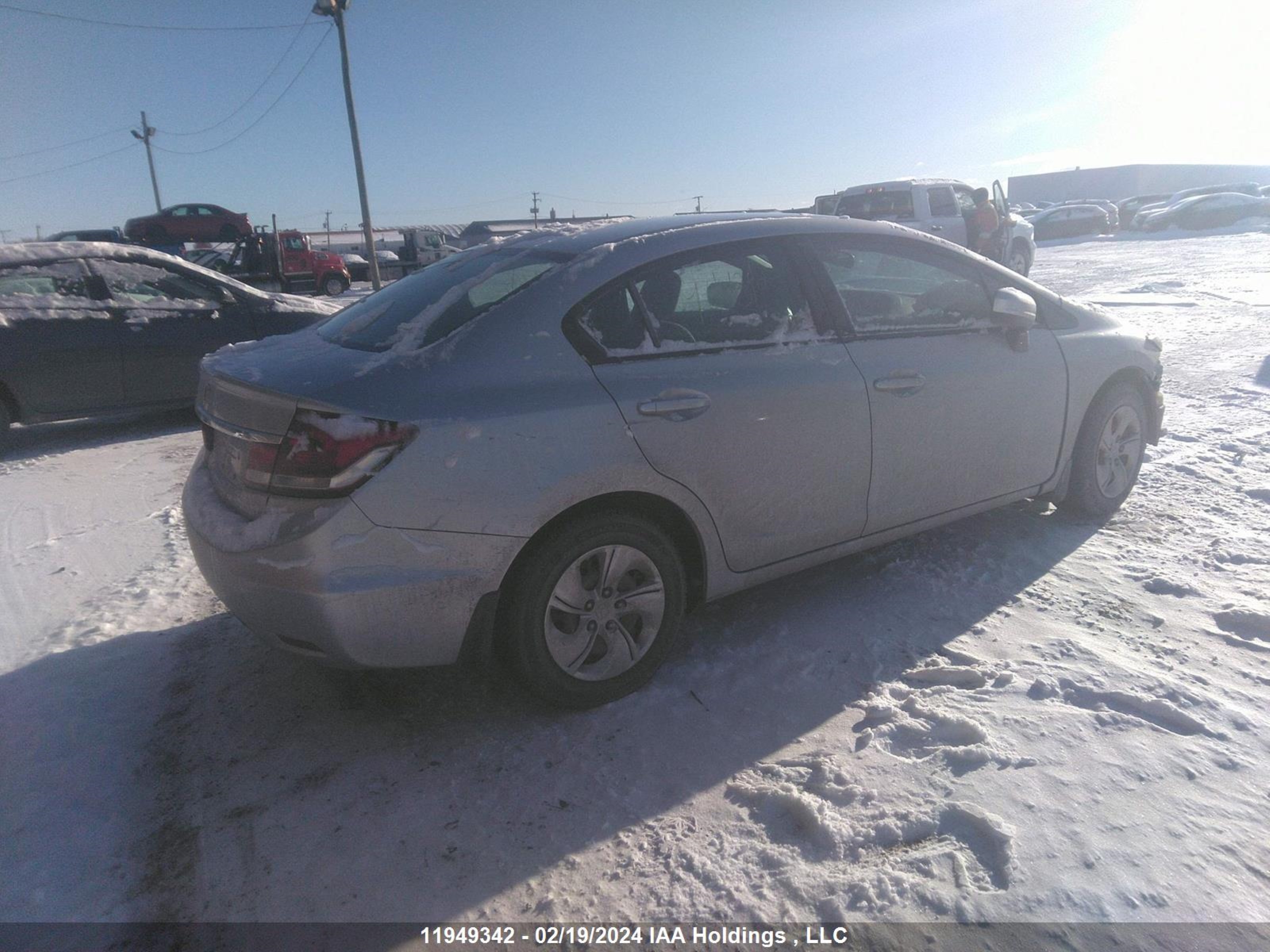 Photo 3 VIN: 2HGFB2F43FH040413 - HONDA CIVIC 