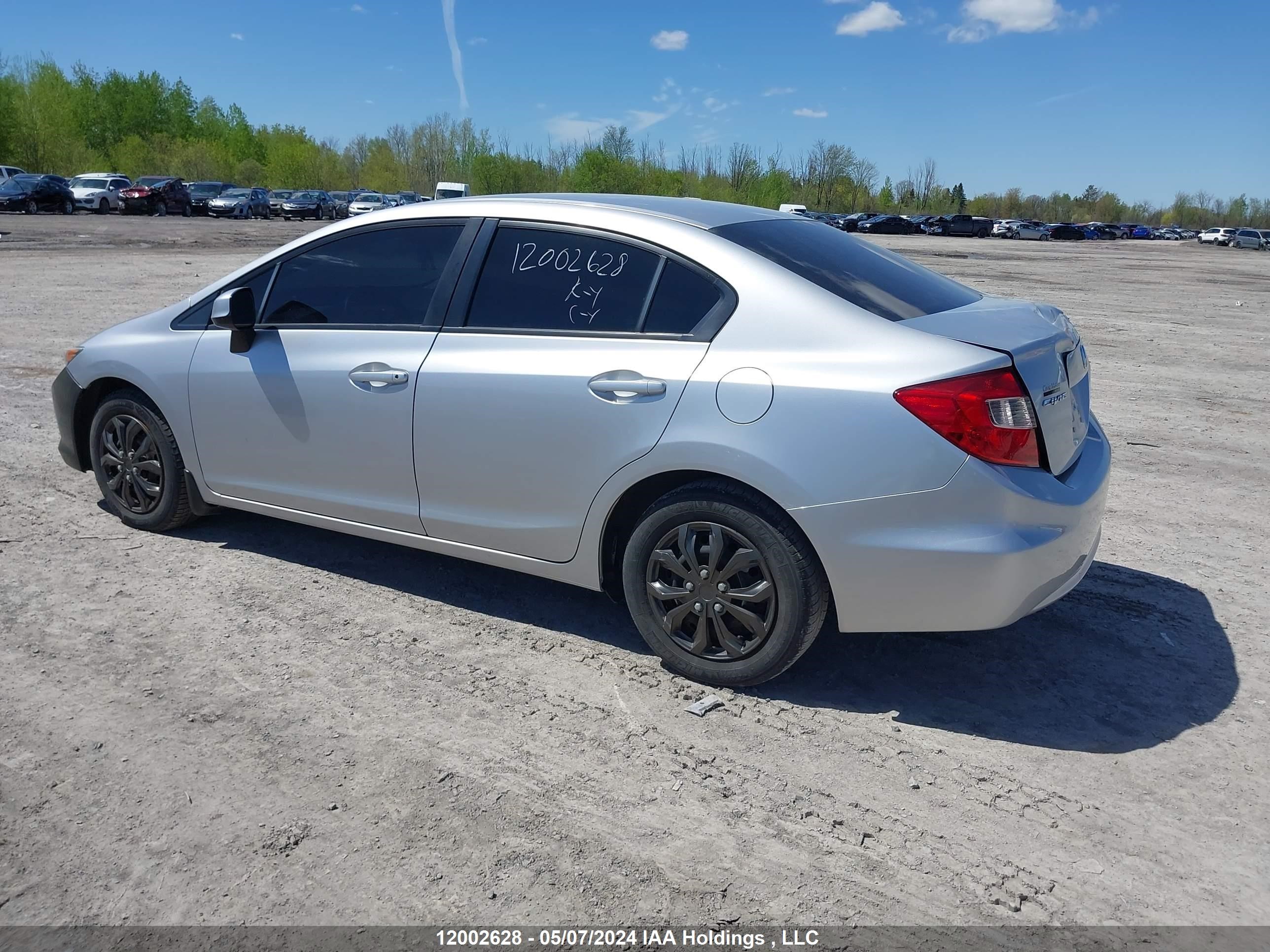 Photo 2 VIN: 2HGFB2F44CH056681 - HONDA CIVIC 