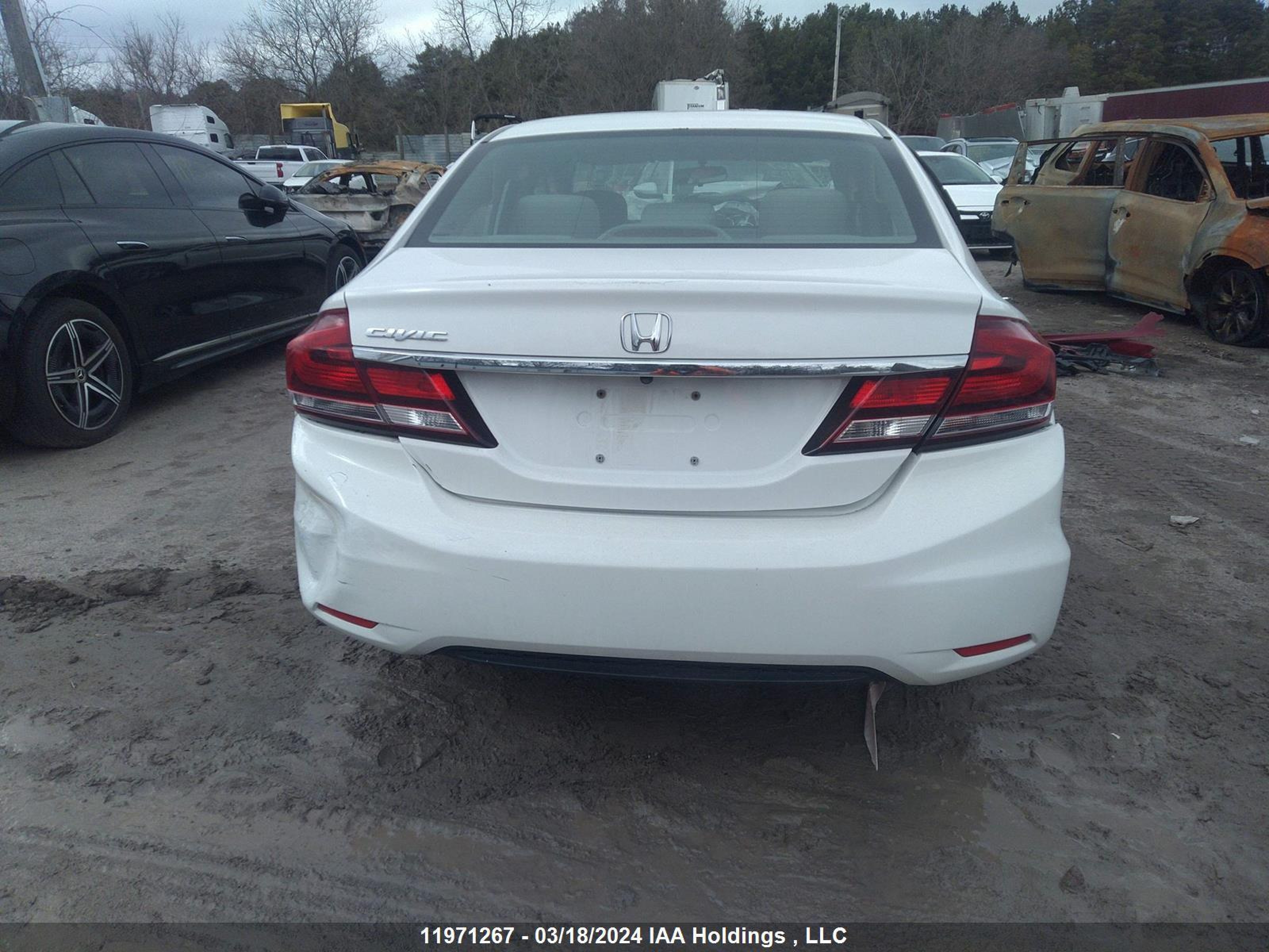 Photo 15 VIN: 2HGFB2F46FH053303 - HONDA CIVIC 