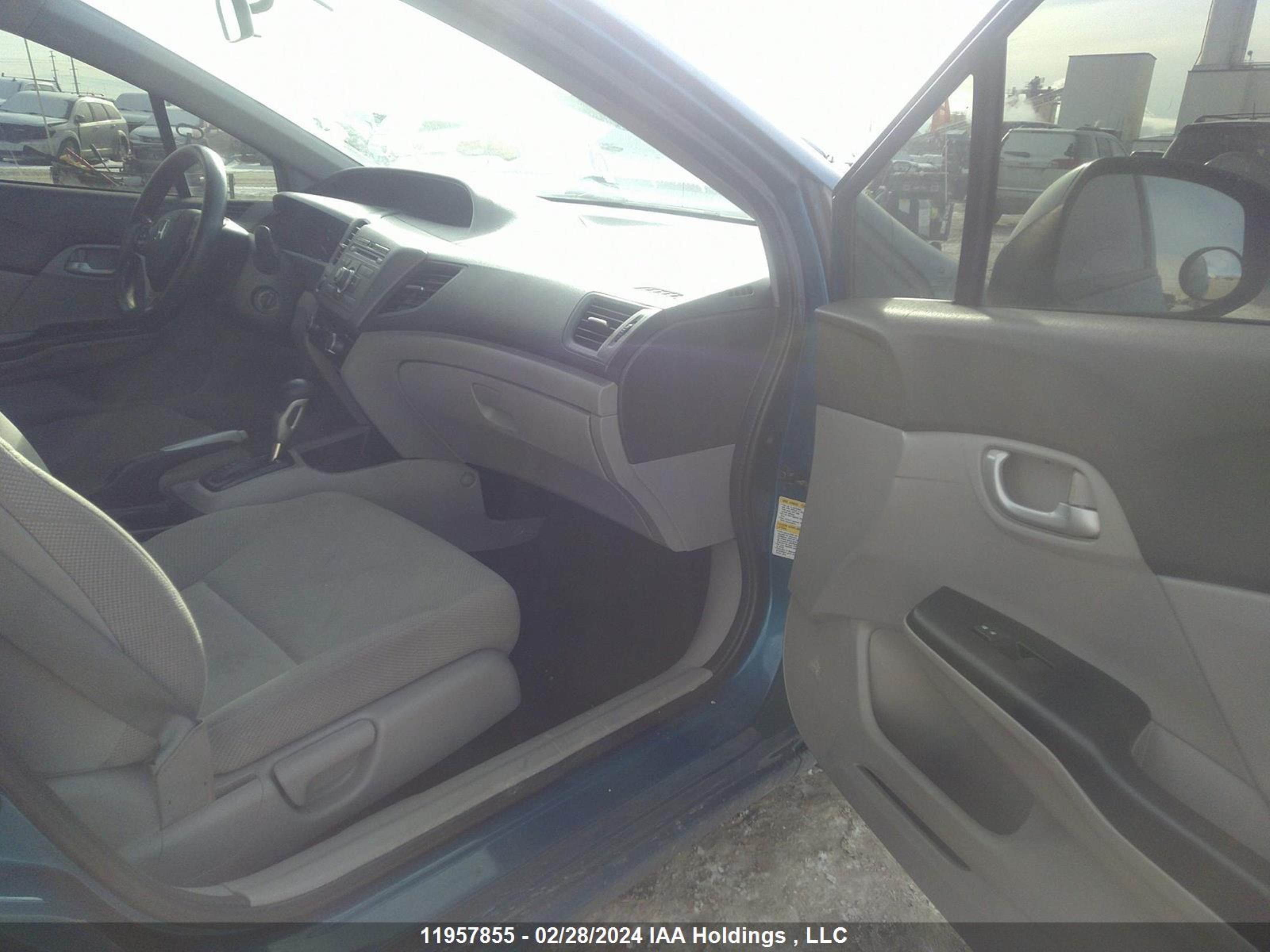 Photo 4 VIN: 2HGFB2F47CH028678 - HONDA CIVIC 