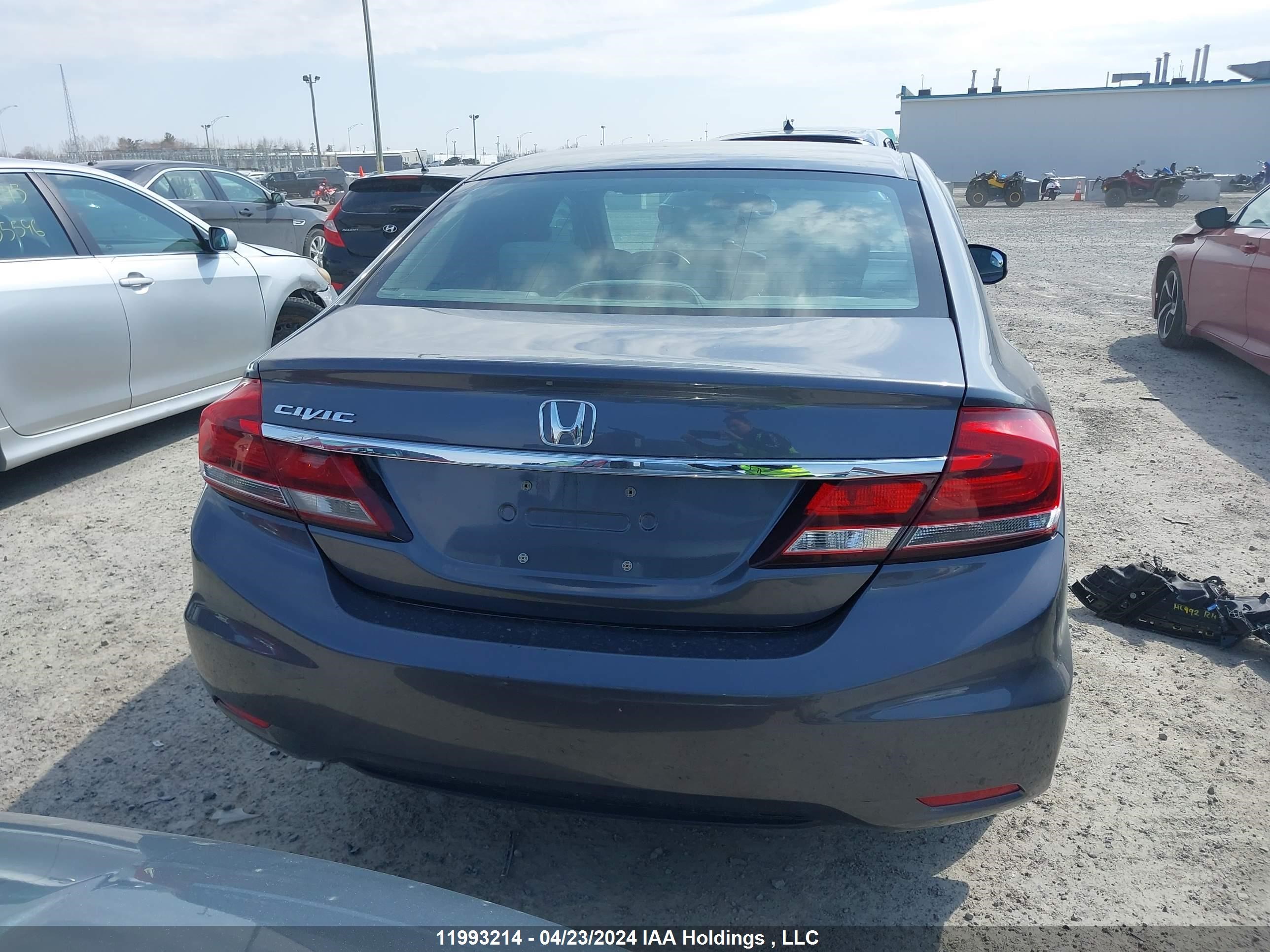 Photo 16 VIN: 2HGFB2F49EH043833 - HONDA CIVIC 