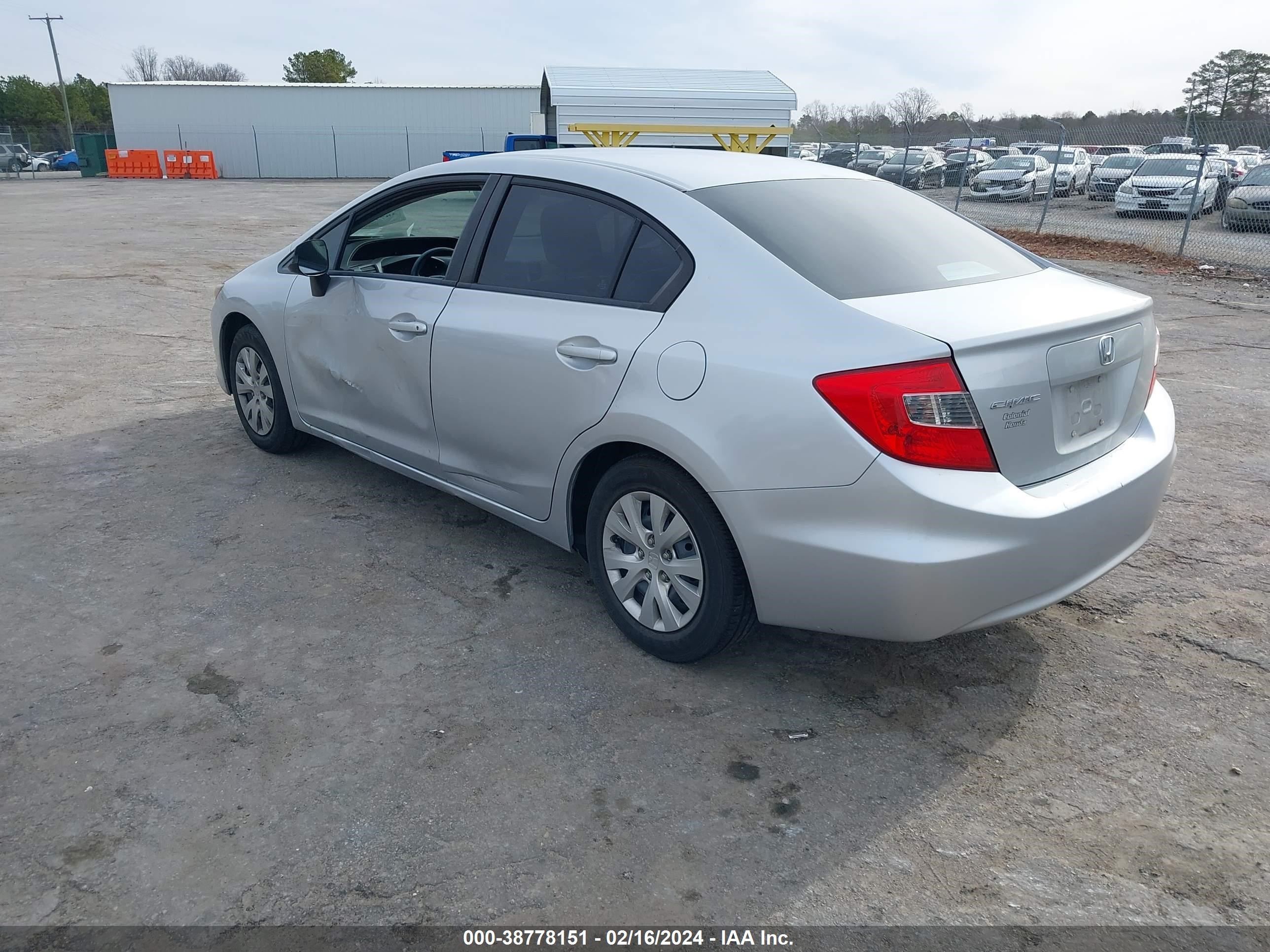 Photo 2 VIN: 2HGFB2F50CH526939 - HONDA CIVIC 