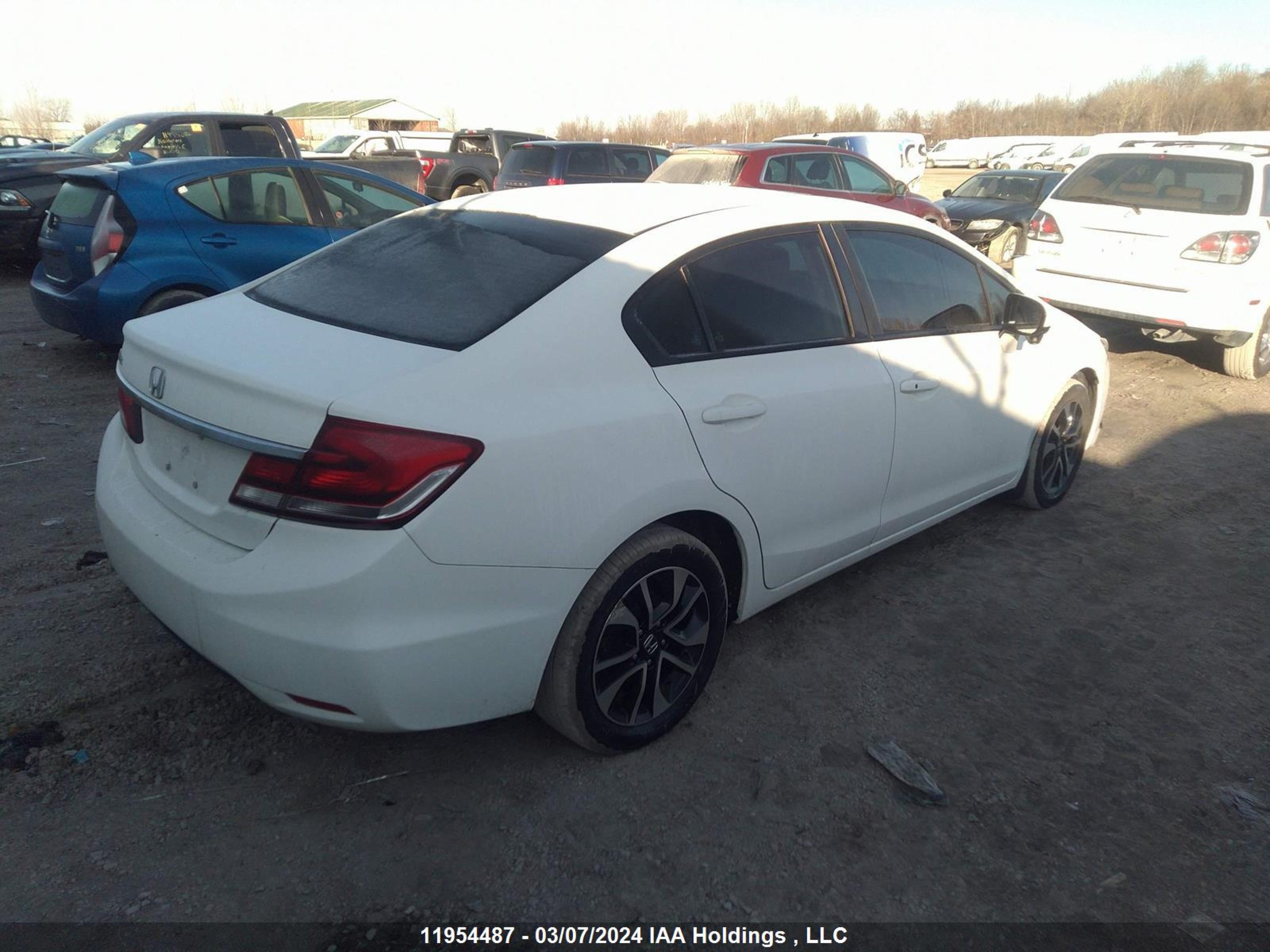 Photo 3 VIN: 2HGFB2F50FH028406 - HONDA CIVIC 