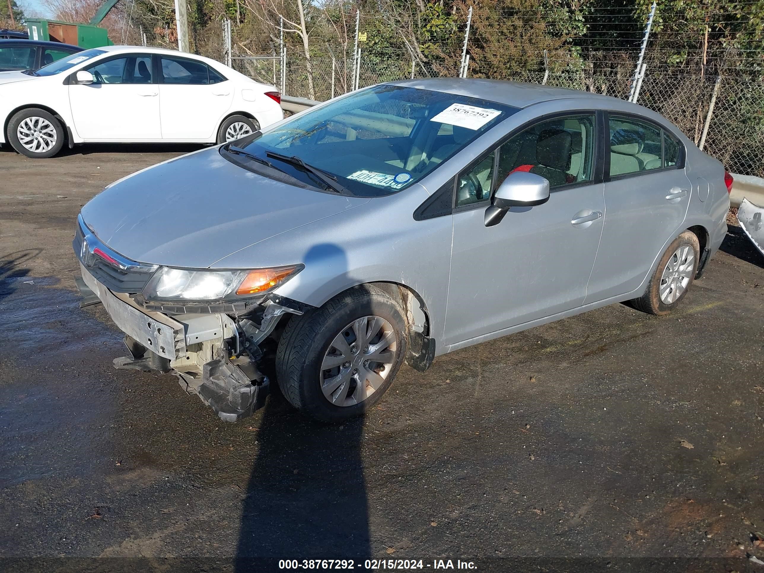 Photo 1 VIN: 2HGFB2F51CH319413 - HONDA CIVIC 