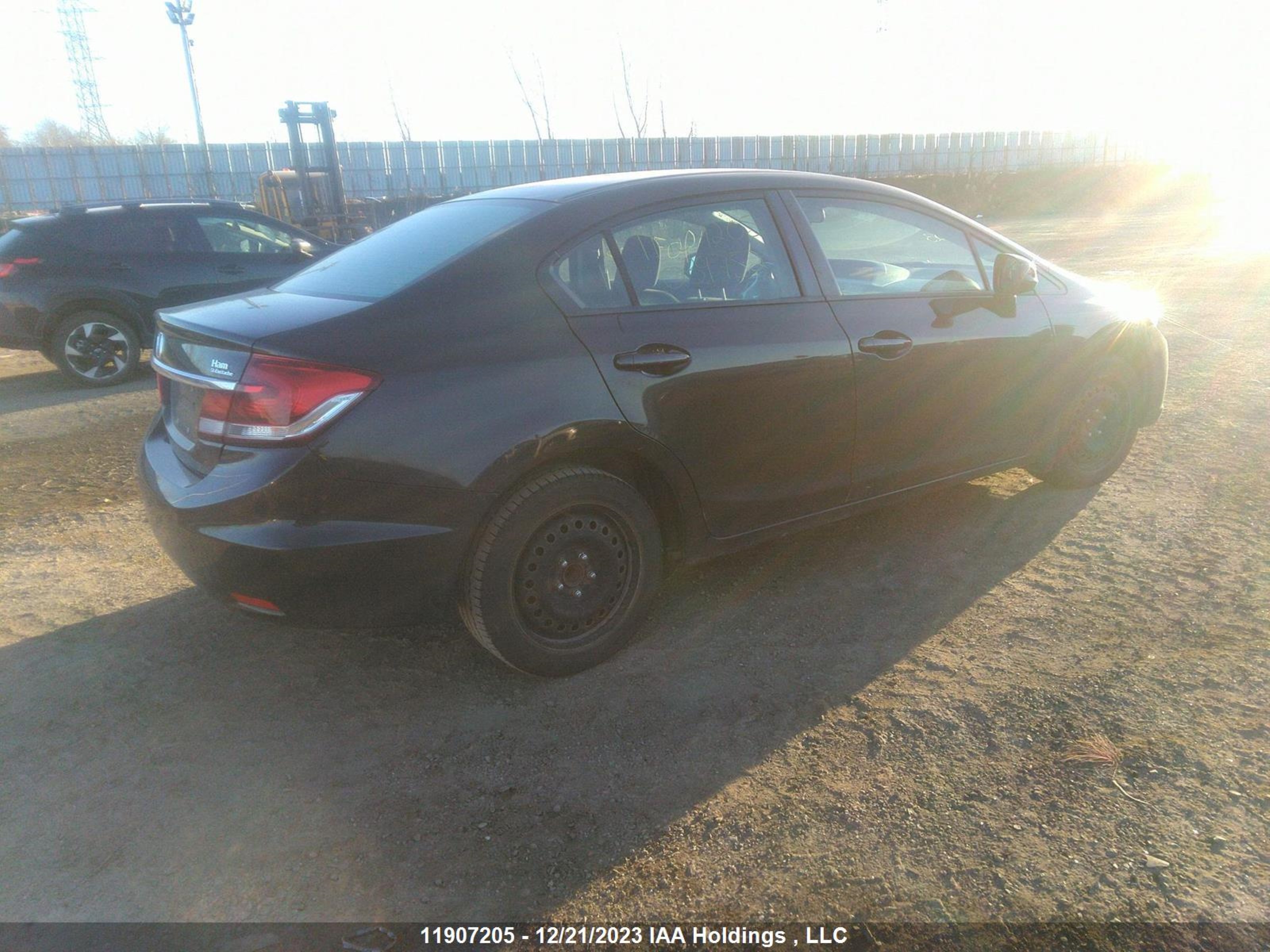 Photo 3 VIN: 2HGFB2F51DH039752 - HONDA CIVIC 