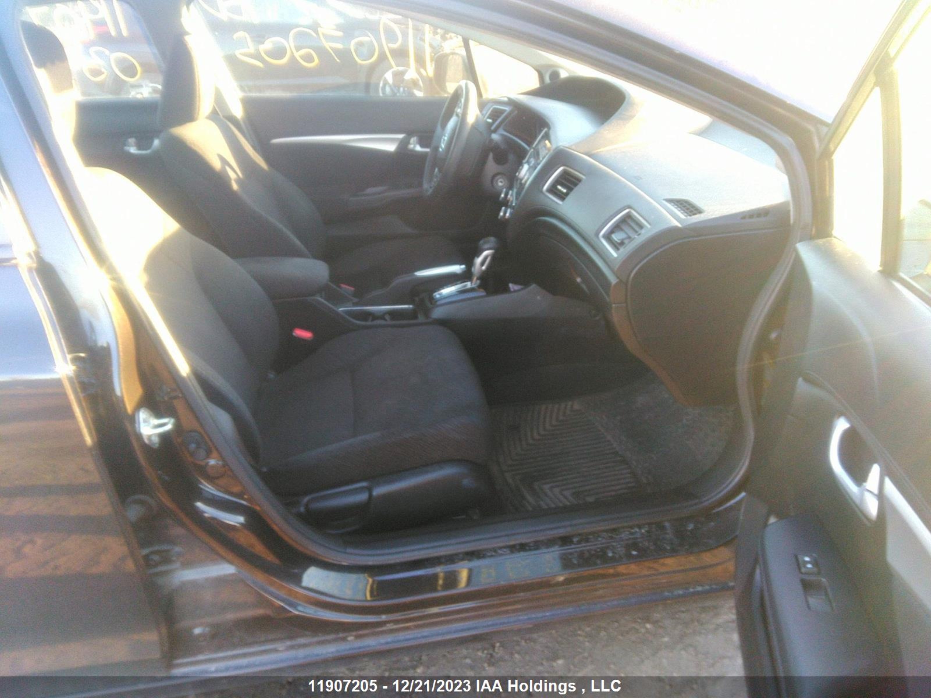 Photo 4 VIN: 2HGFB2F51DH039752 - HONDA CIVIC 