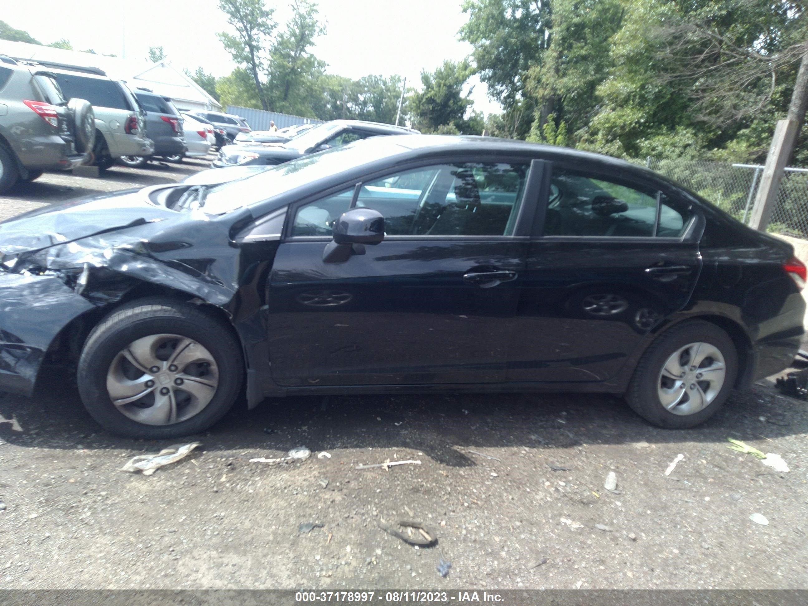 Photo 13 VIN: 2HGFB2F51DH584317 - HONDA CIVIC 