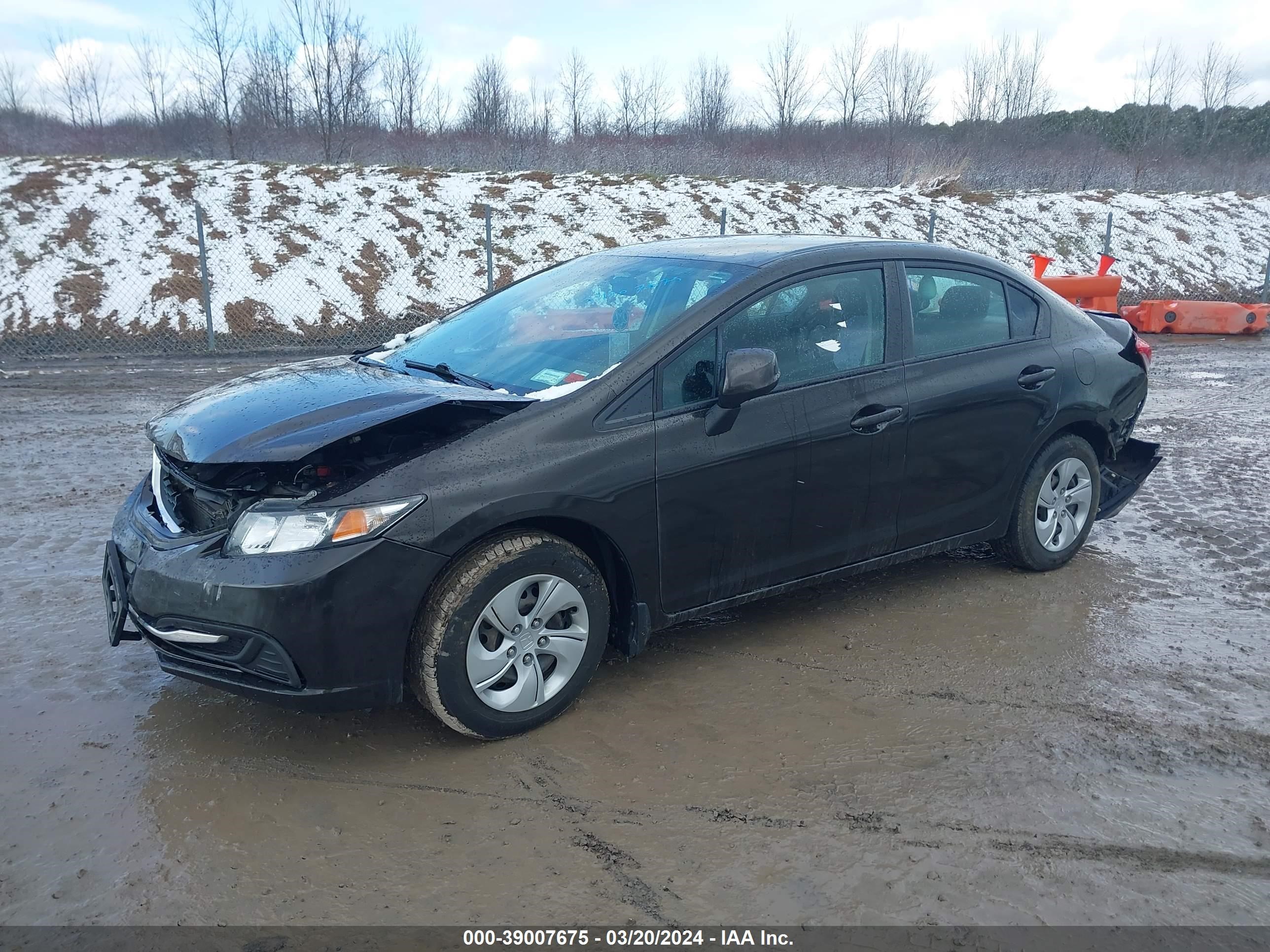 Photo 1 VIN: 2HGFB2F51DH588237 - HONDA CIVIC 