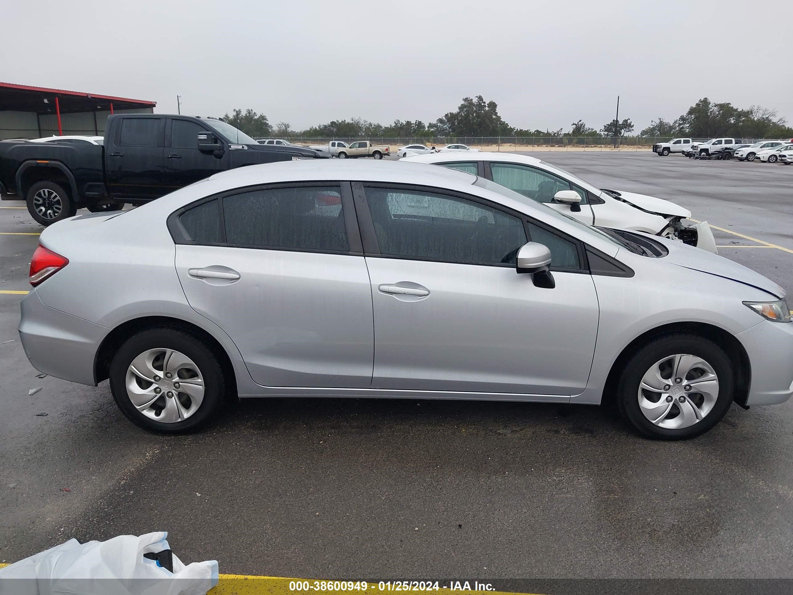 Photo 12 VIN: 2HGFB2F51EH514737 - HONDA CIVIC 