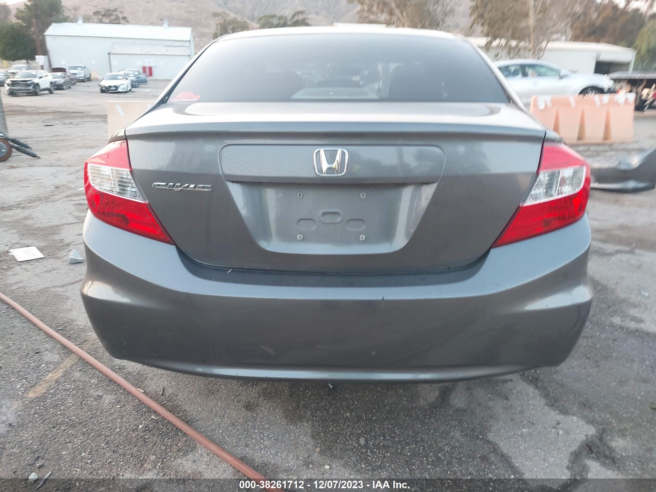 Photo 16 VIN: 2HGFB2F52CH313345 - HONDA CIVIC 