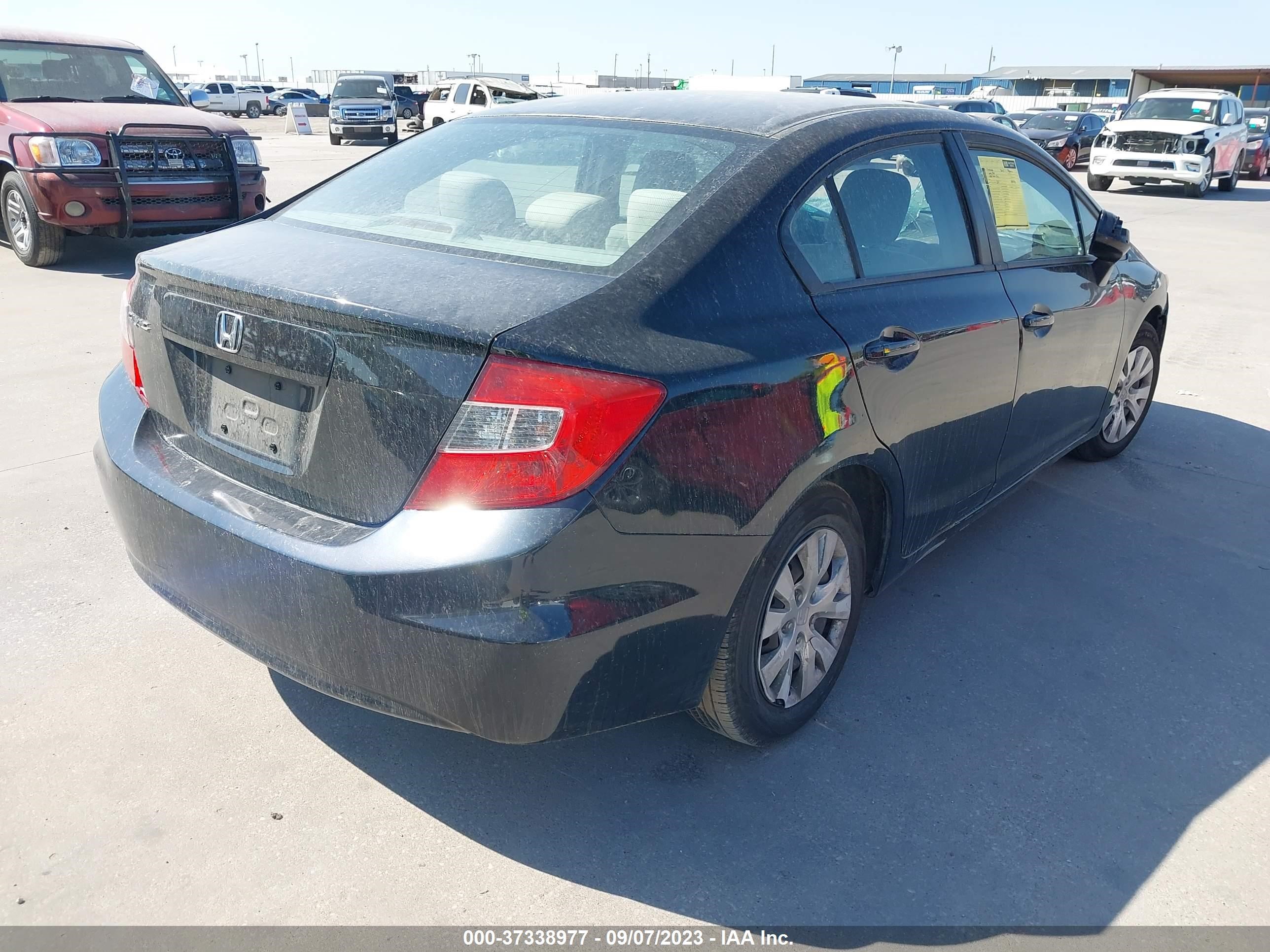 Photo 3 VIN: 2HGFB2F52CH593252 - HONDA CIVIC 