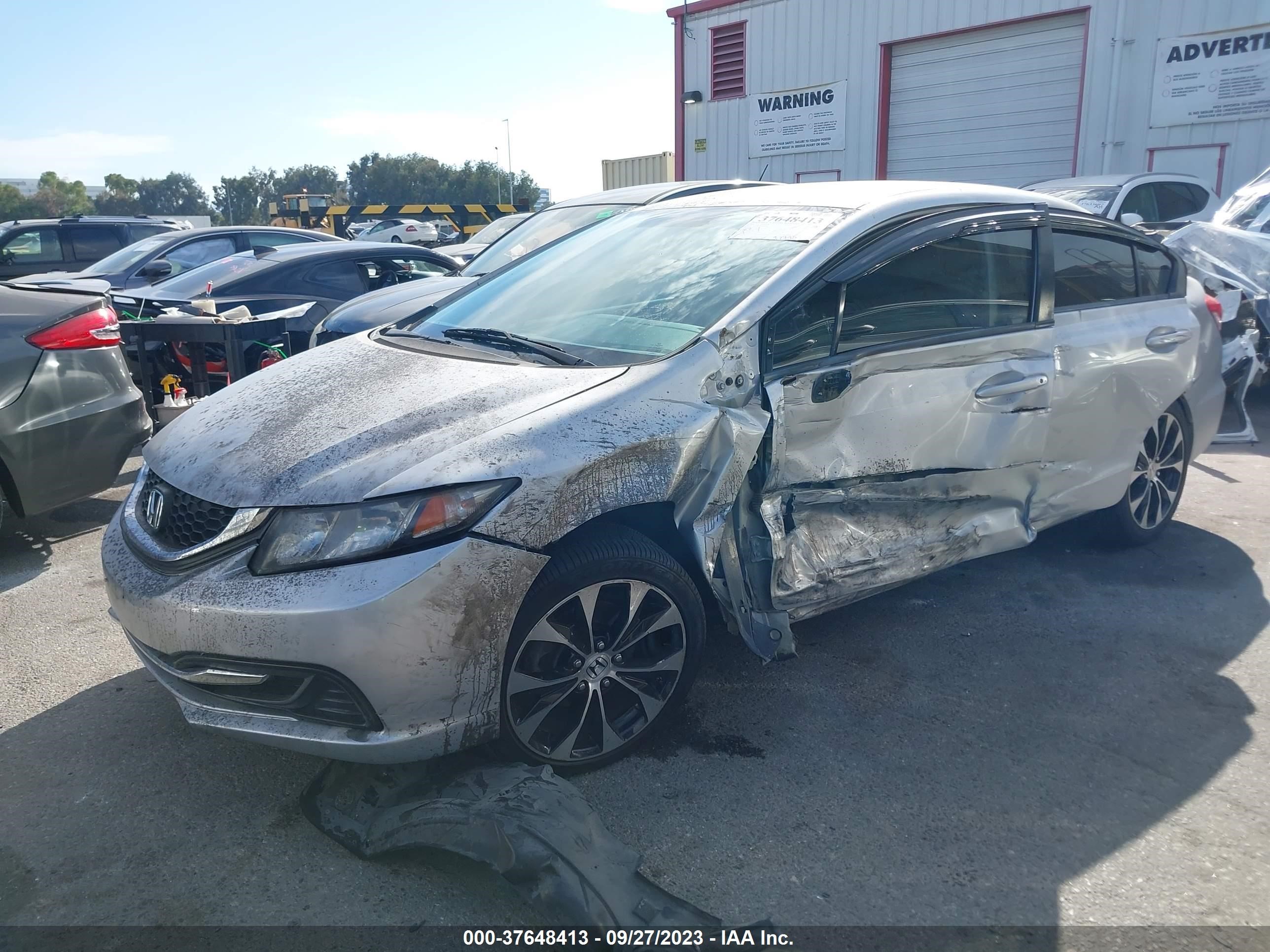 Photo 1 VIN: 2HGFB2F52FH549840 - HONDA CIVIC 