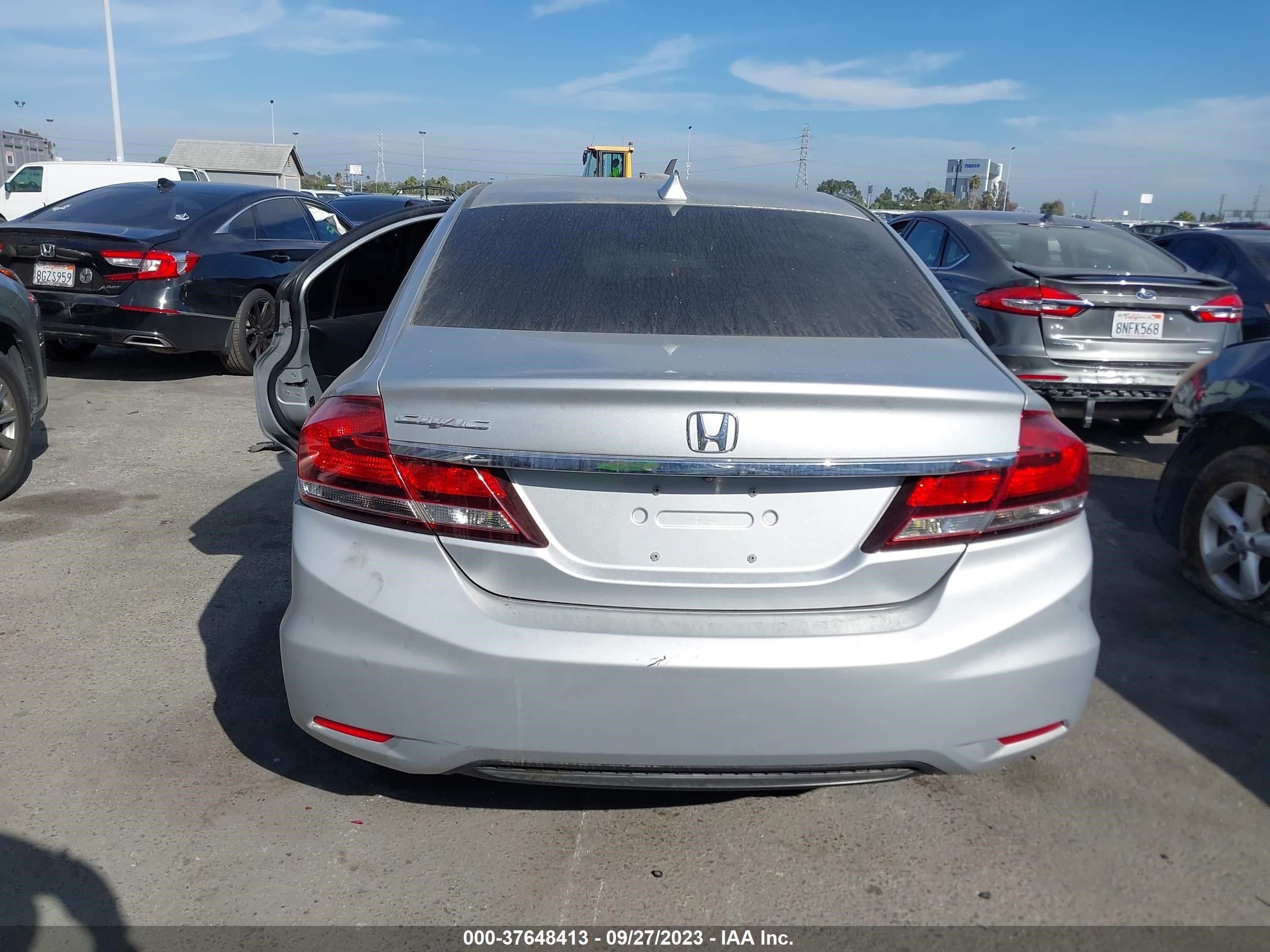 Photo 15 VIN: 2HGFB2F52FH549840 - HONDA CIVIC 