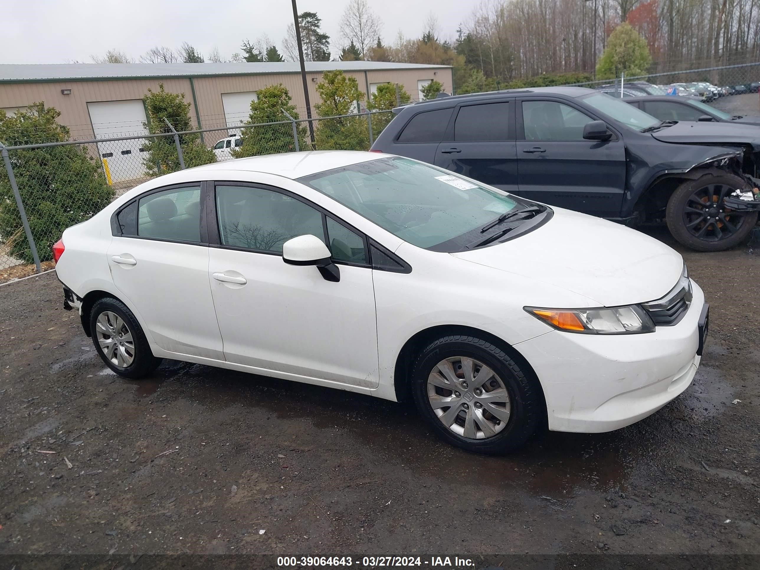 Photo 12 VIN: 2HGFB2F53CH561412 - HONDA CIVIC 