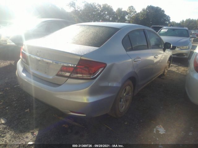 Photo 3 VIN: 2HGFB2F53DH588028 - HONDA CIVIC SDN 