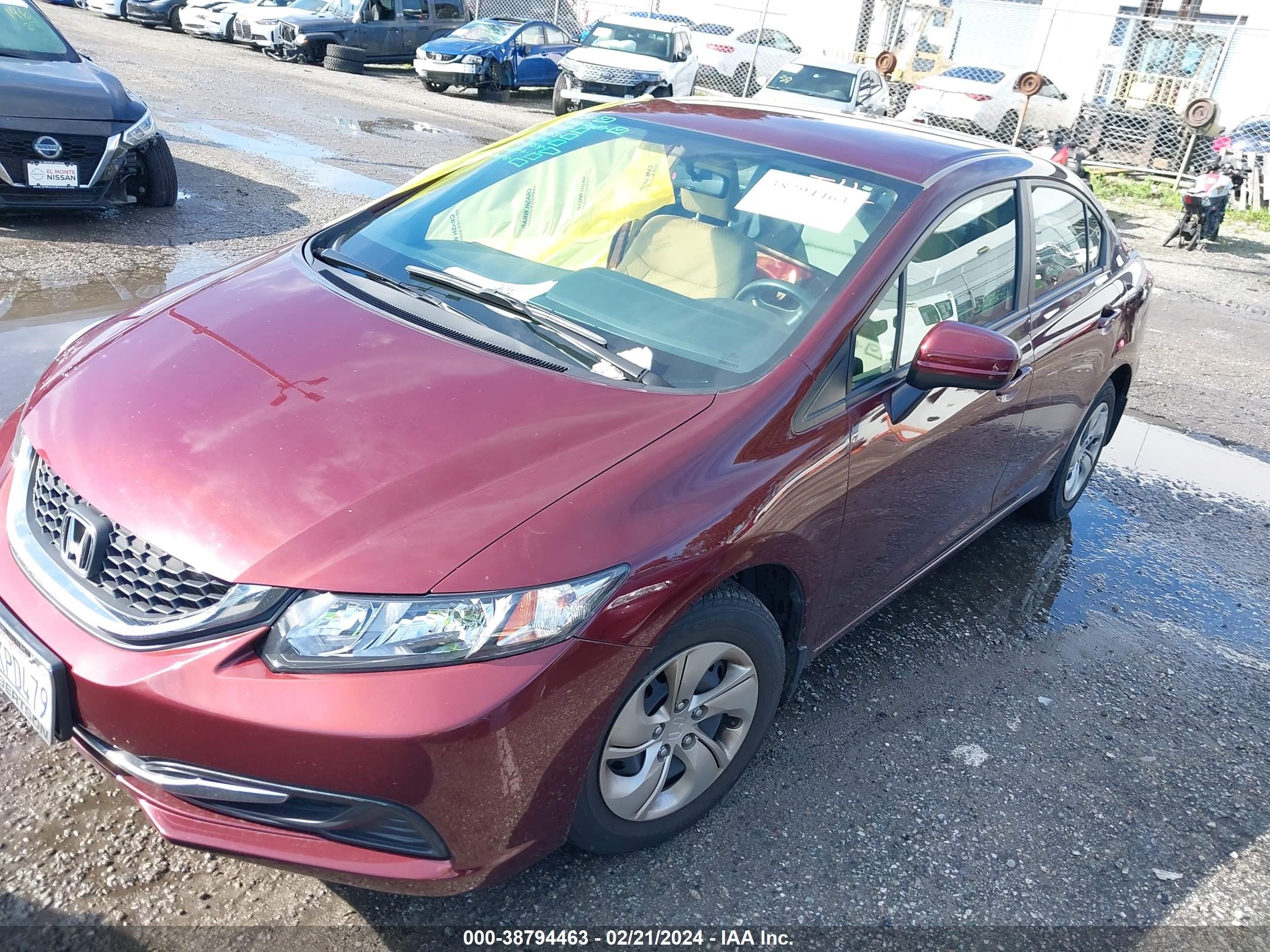 Photo 1 VIN: 2HGFB2F53FH520427 - HONDA CIVIC 