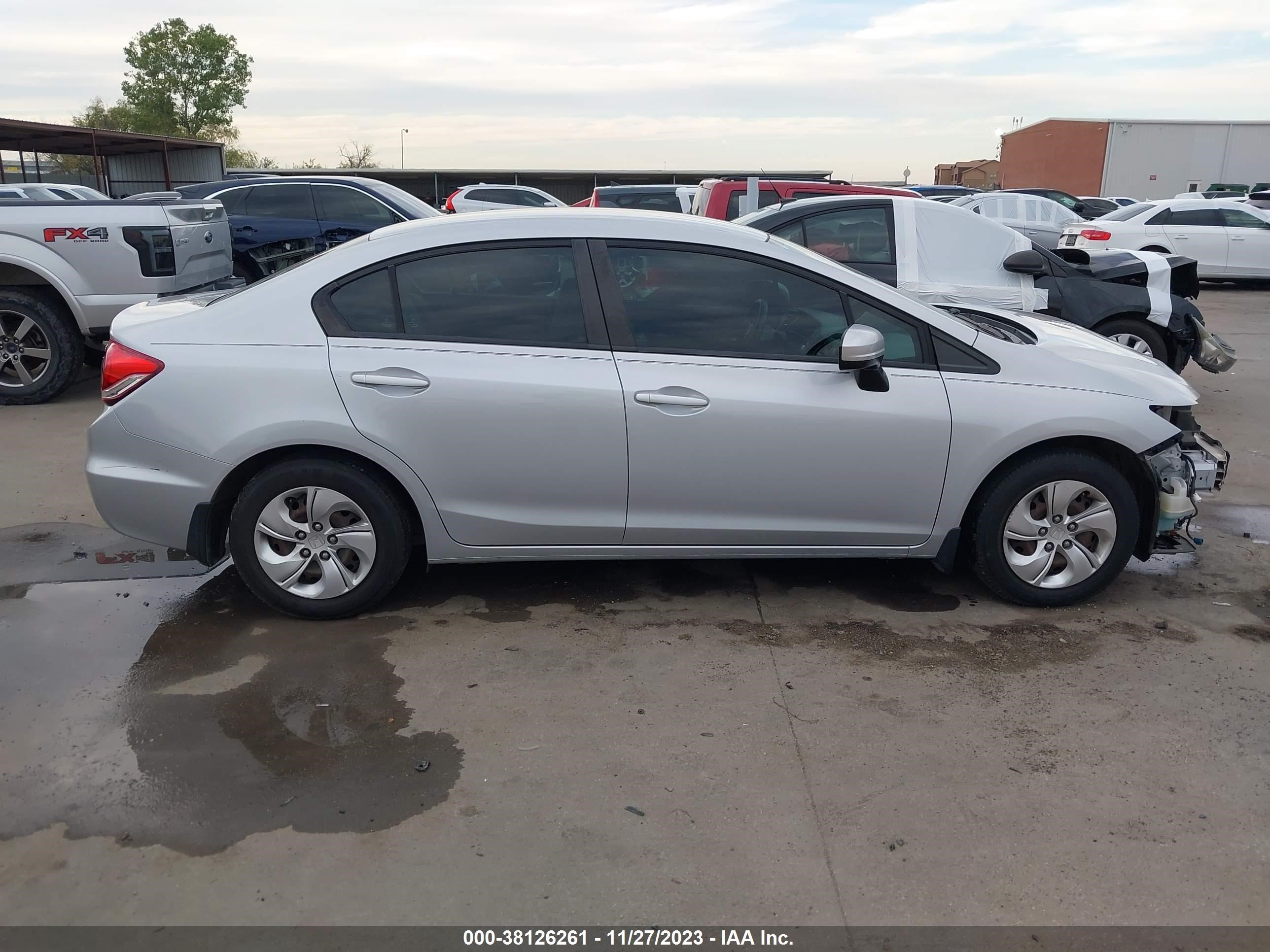 Photo 13 VIN: 2HGFB2F54EH530852 - HONDA CIVIC 