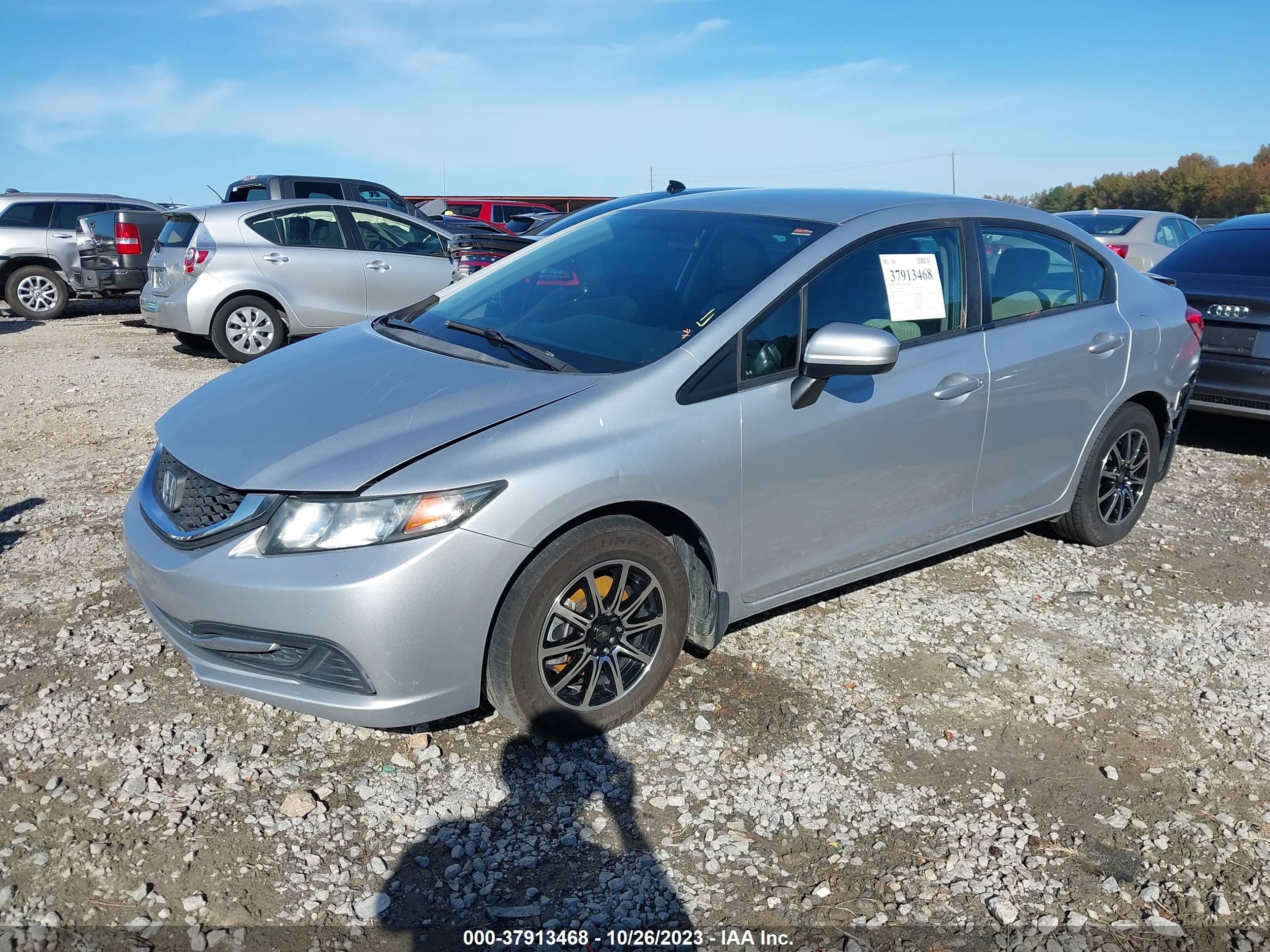 Photo 1 VIN: 2HGFB2F54FH558152 - HONDA CIVIC 