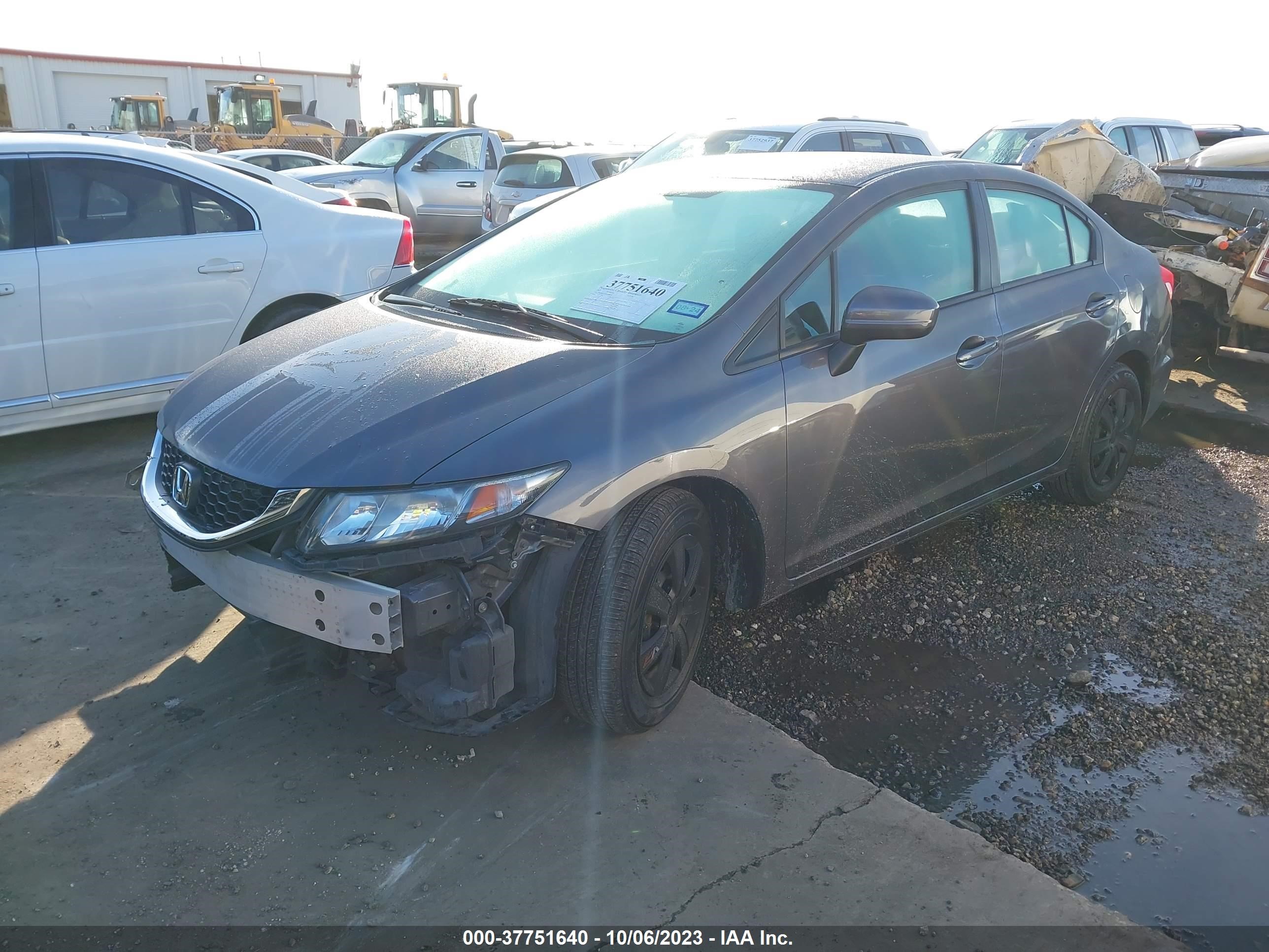 Photo 1 VIN: 2HGFB2F54FH565022 - HONDA CIVIC SEDAN 