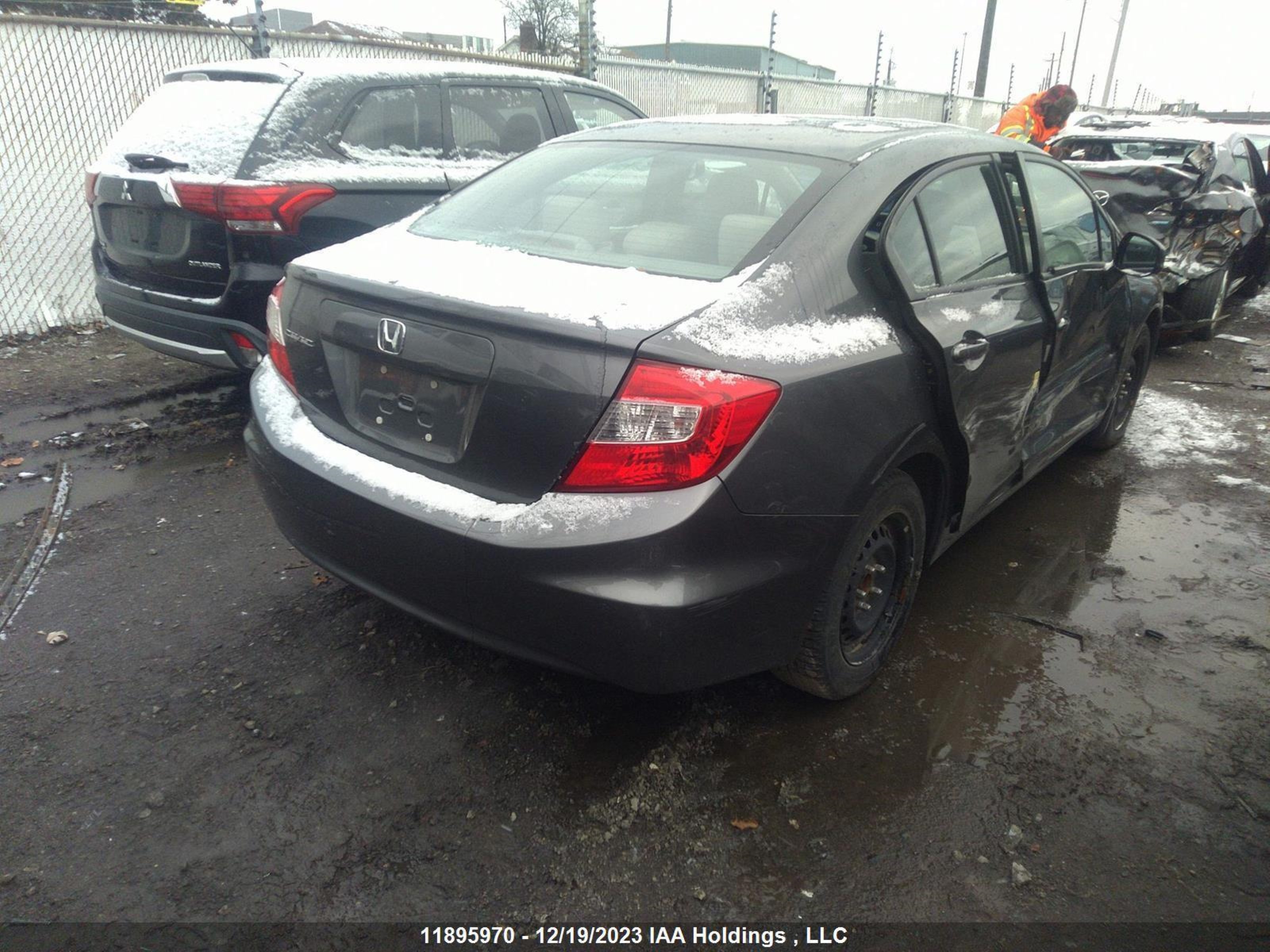 Photo 3 VIN: 2HGFB2F55CH009779 - HONDA CIVIC 