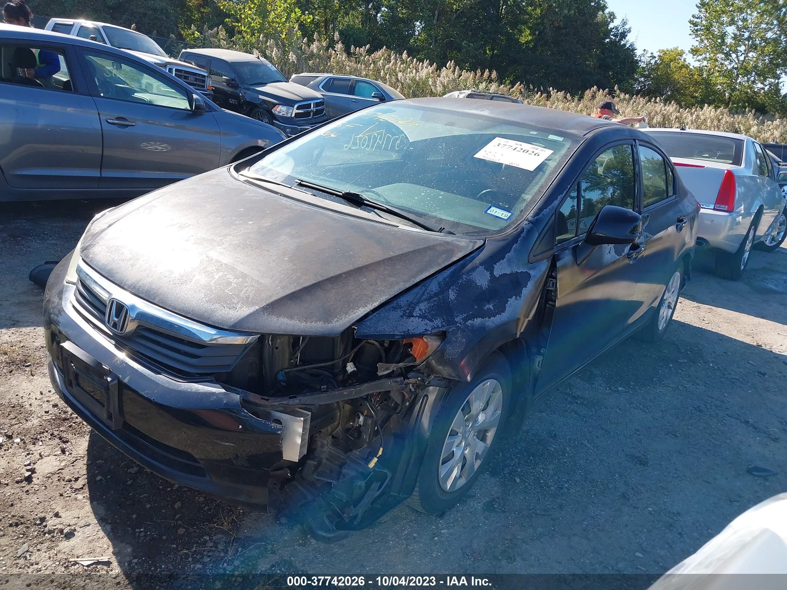 Photo 1 VIN: 2HGFB2F55CH581886 - HONDA CIVIC 