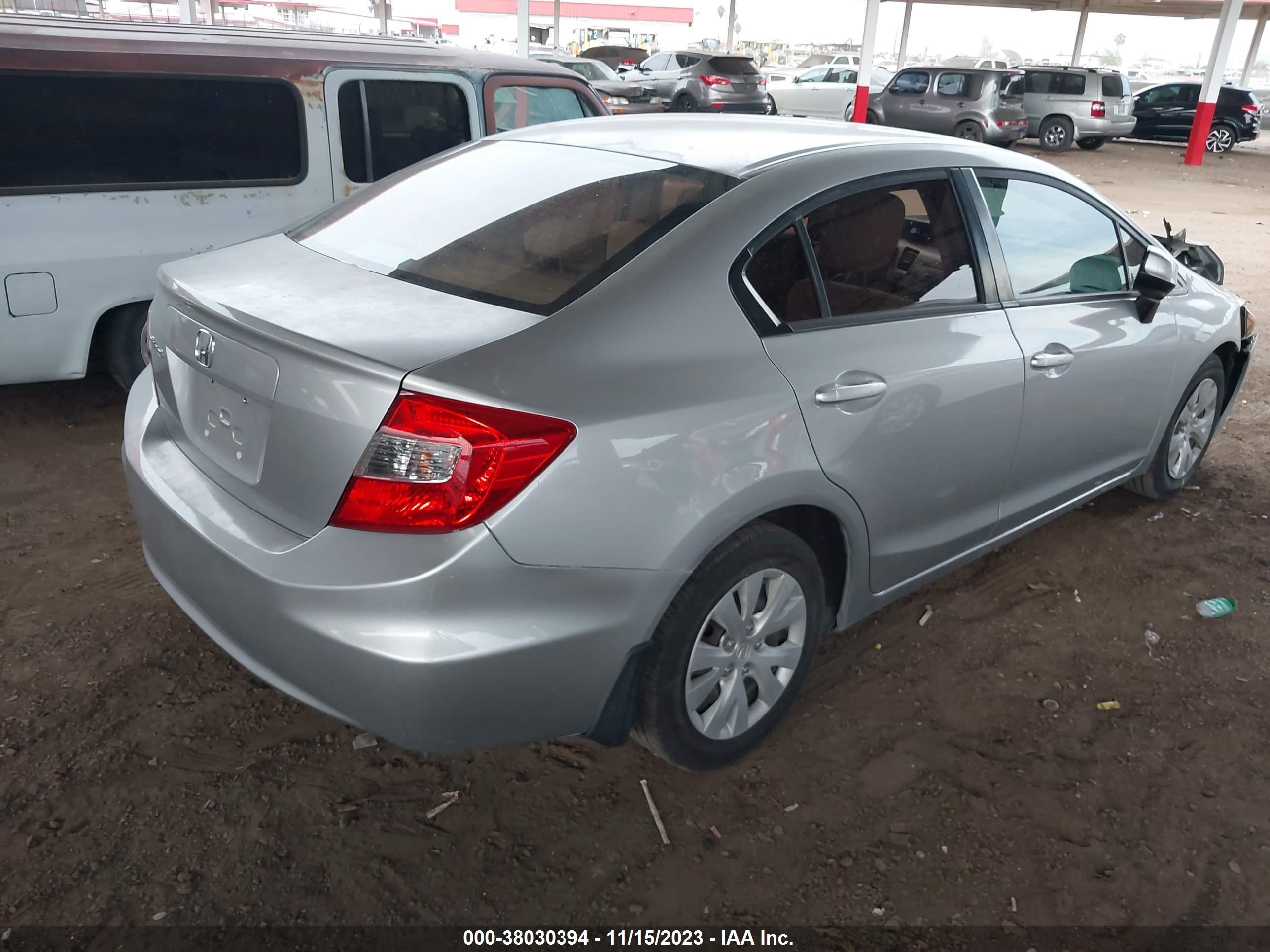 Photo 3 VIN: 2HGFB2F55CH585615 - HONDA CIVIC 