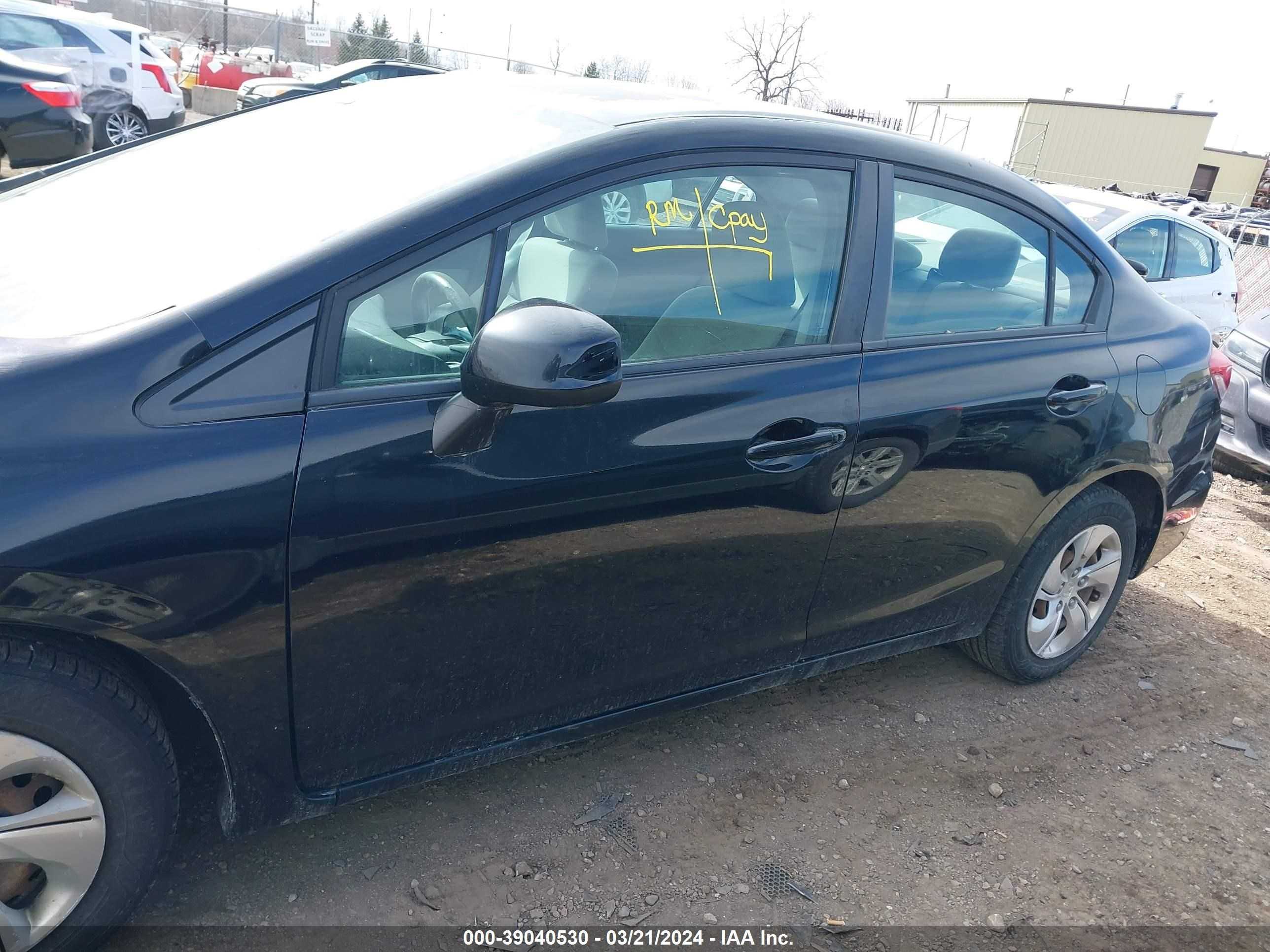 Photo 11 VIN: 2HGFB2F55DH523777 - HONDA CIVIC 