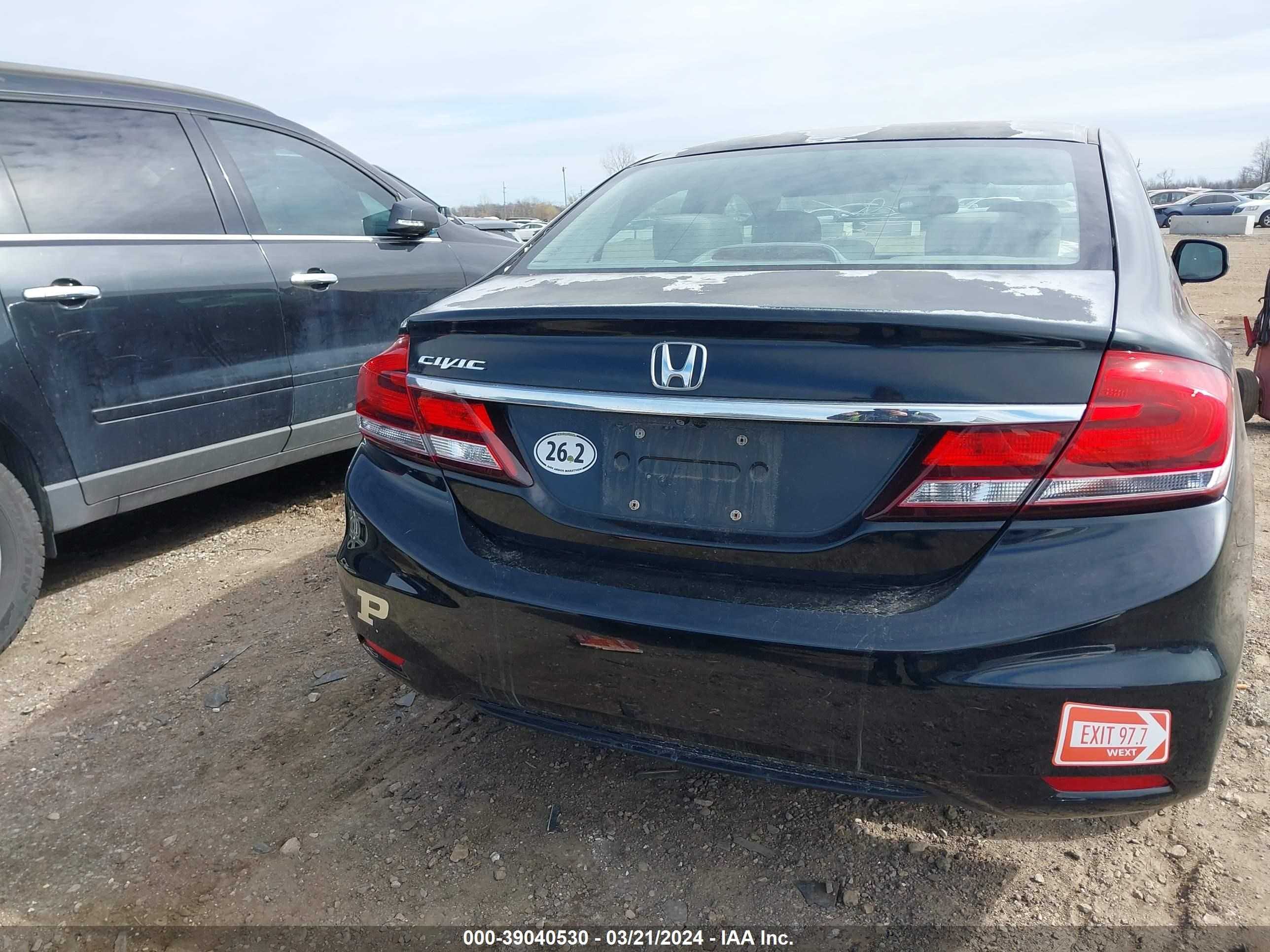 Photo 13 VIN: 2HGFB2F55DH523777 - HONDA CIVIC 