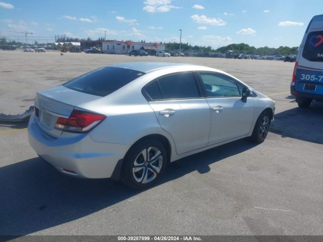 Photo 3 VIN: 2HGFB2F55DH557217 - HONDA CIVIC 