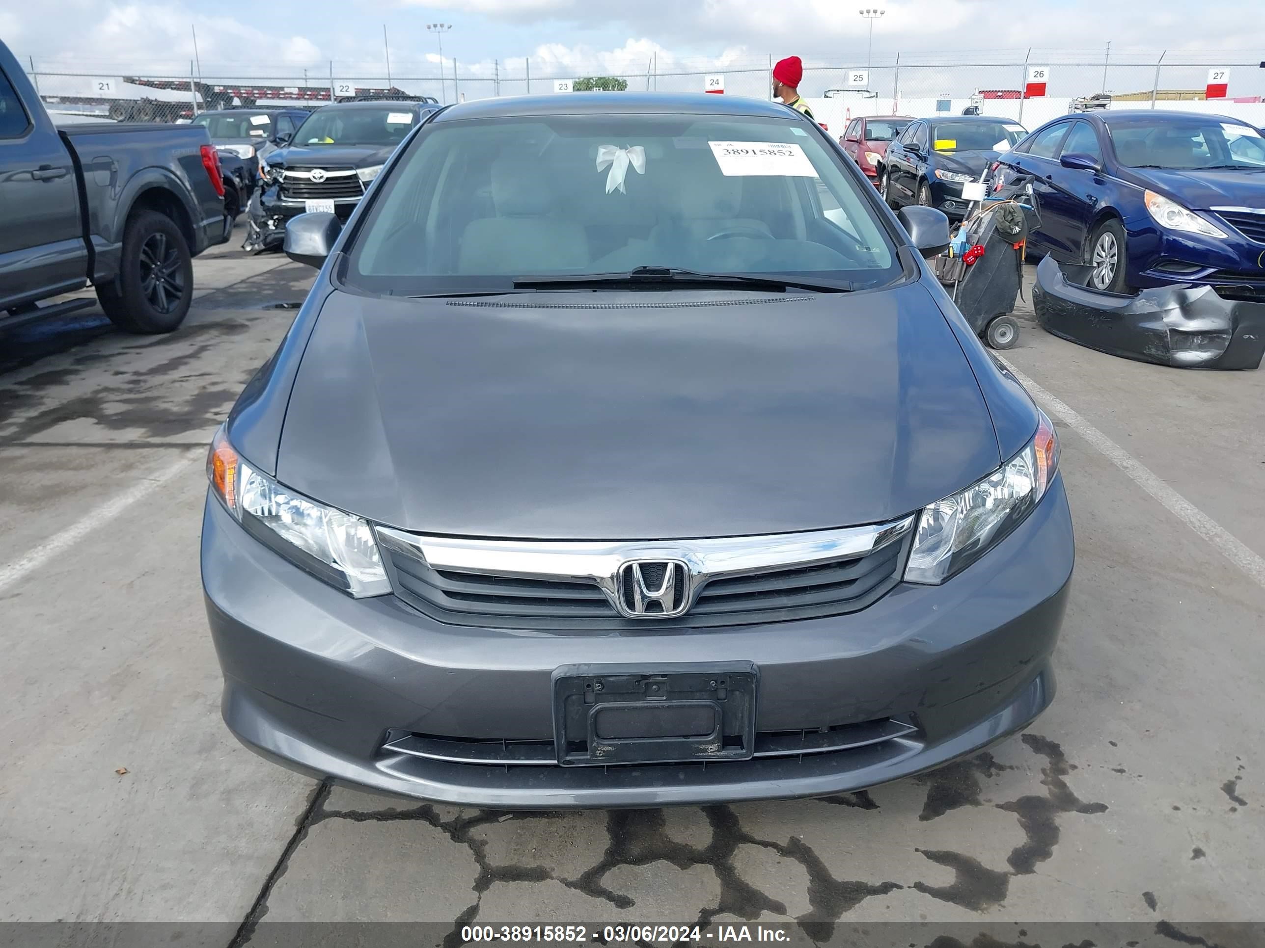 Photo 12 VIN: 2HGFB2F56CH573800 - HONDA CIVIC 