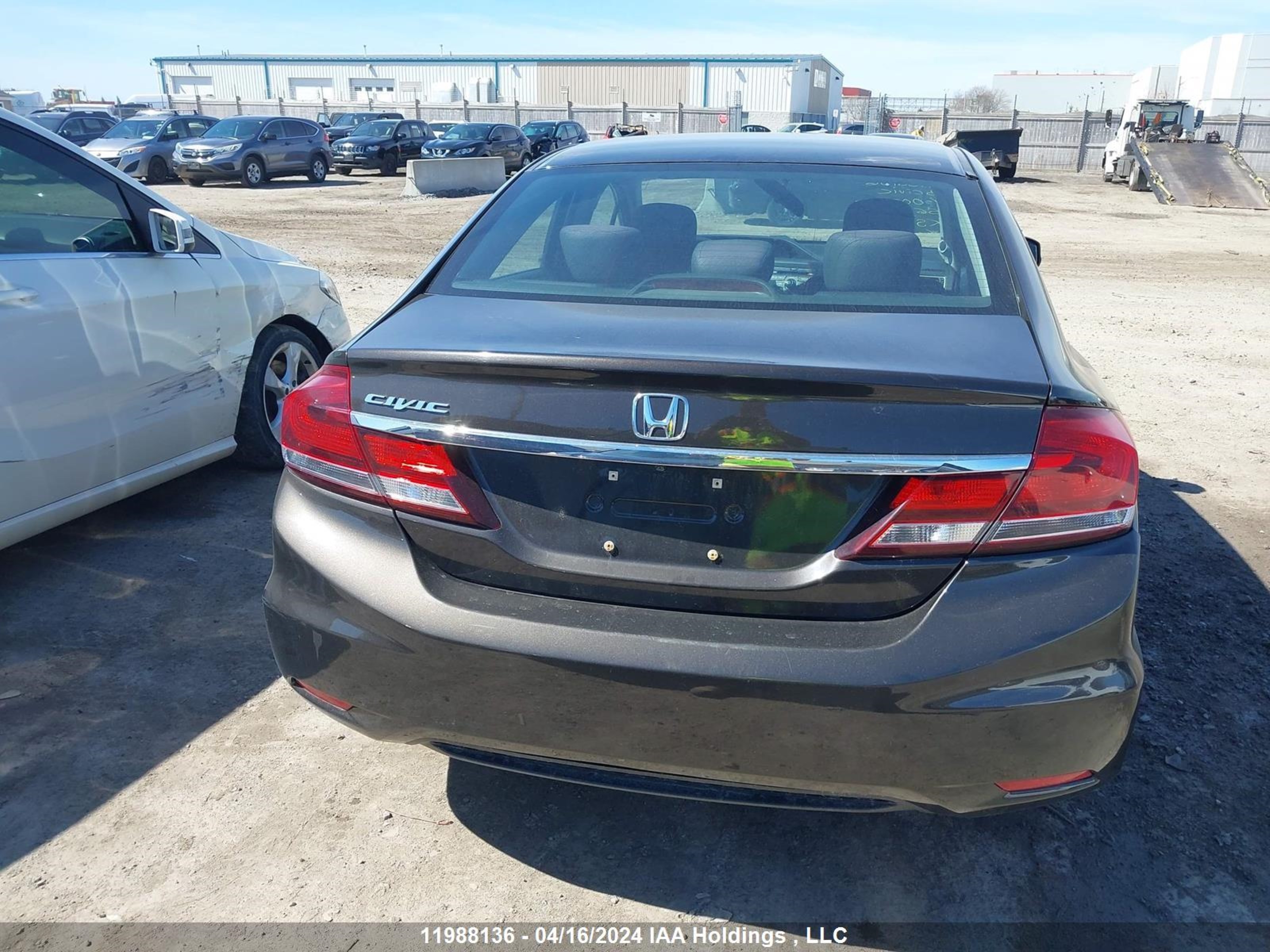 Photo 15 VIN: 2HGFB2F56DH002633 - HONDA CIVIC 