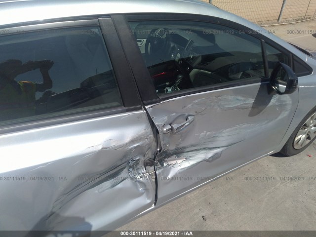 Photo 5 VIN: 2HGFB2F57CH606514 - HONDA CIVIC SDN 