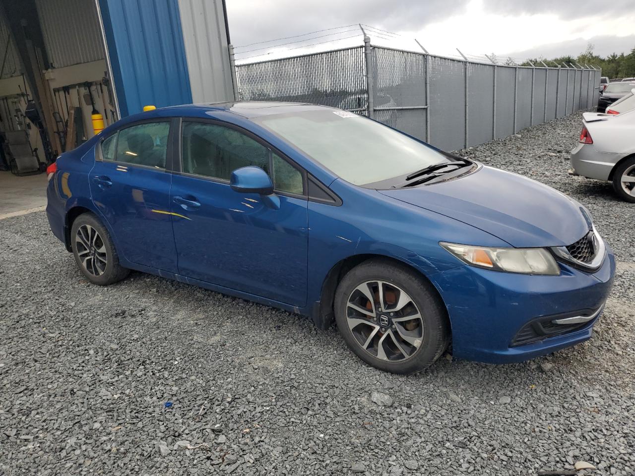 Photo 3 VIN: 2HGFB2F57DH002317 - HONDA CIVIC 