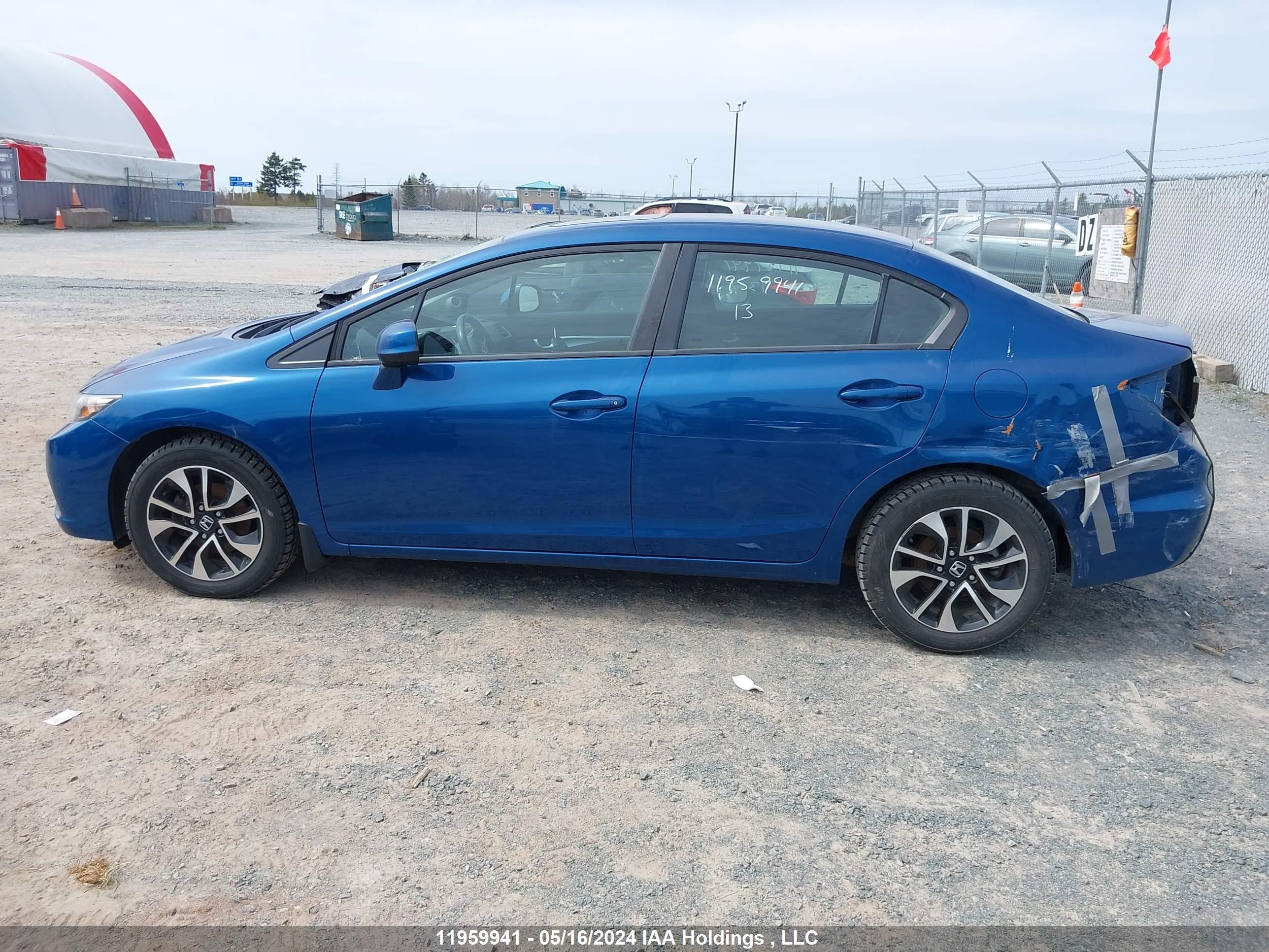 Photo 14 VIN: 2HGFB2F57DH030179 - HONDA CIVIC 