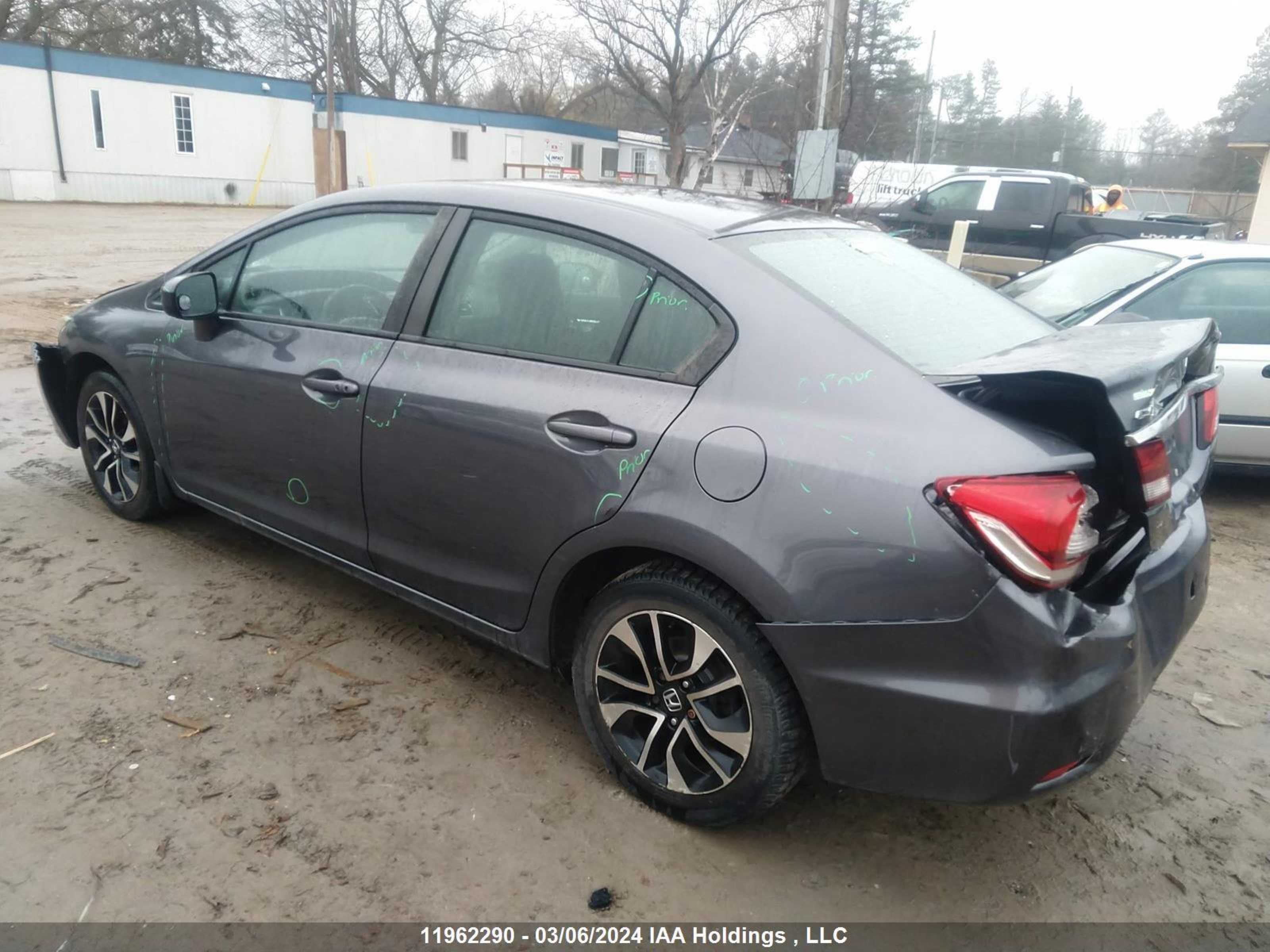 Photo 2 VIN: 2HGFB2F57FH003194 - HONDA CIVIC 