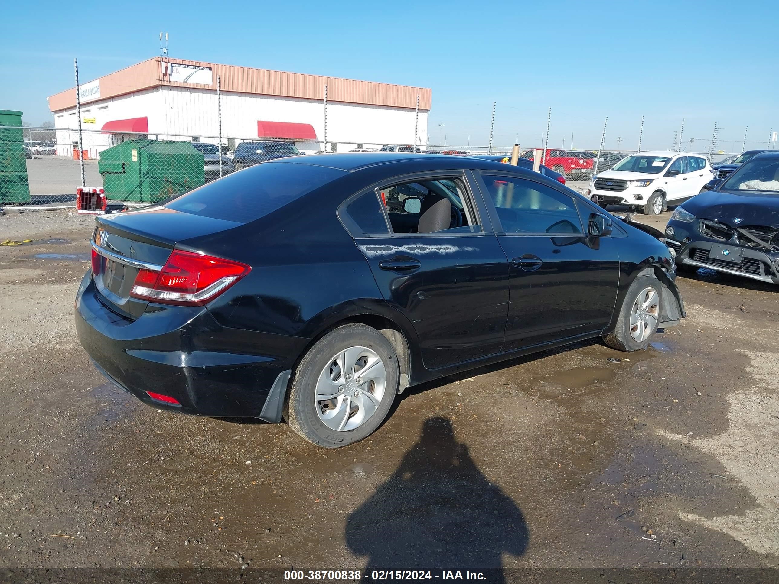 Photo 3 VIN: 2HGFB2F58DH536832 - HONDA CIVIC 