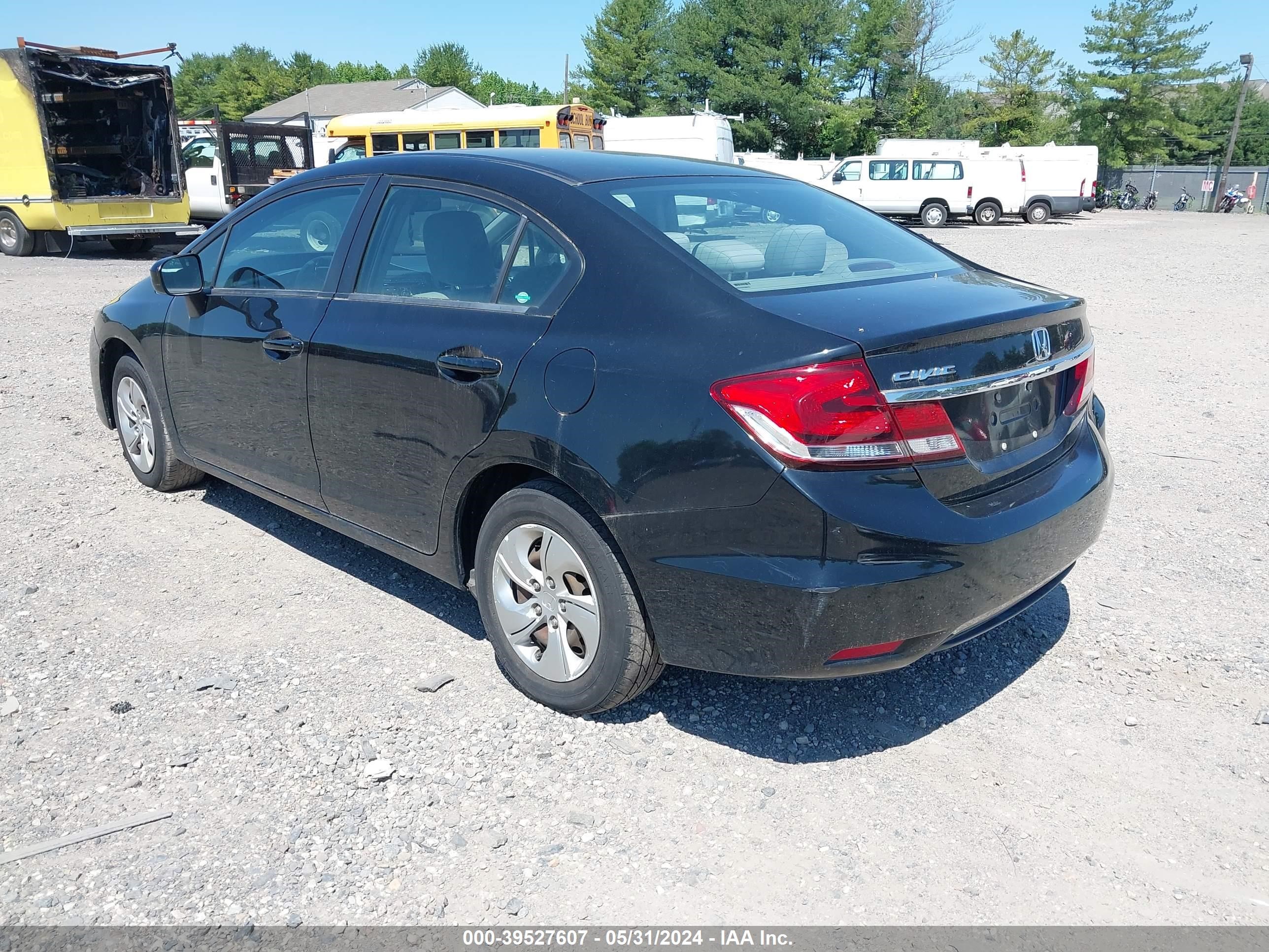 Photo 2 VIN: 2HGFB2F58EH509373 - HONDA CIVIC 