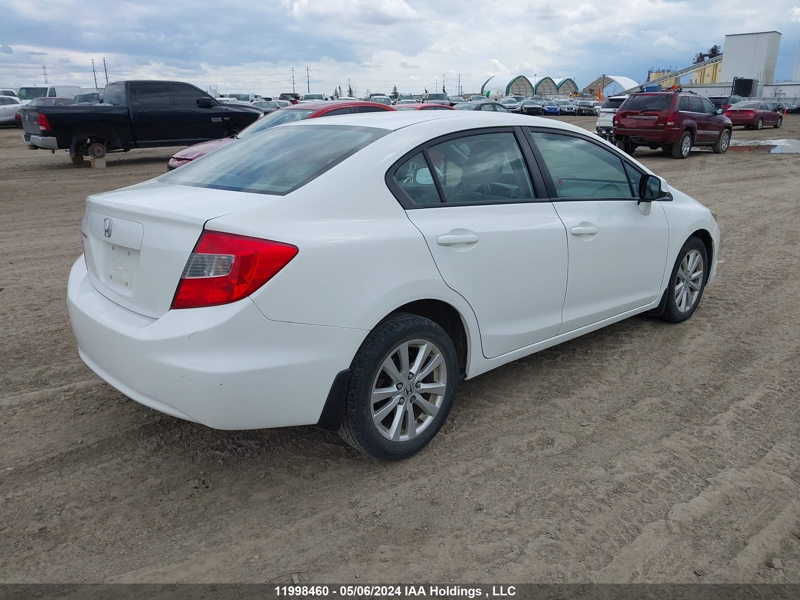 Photo 3 VIN: 2HGFB2F59CH024222 - HONDA CIVIC 