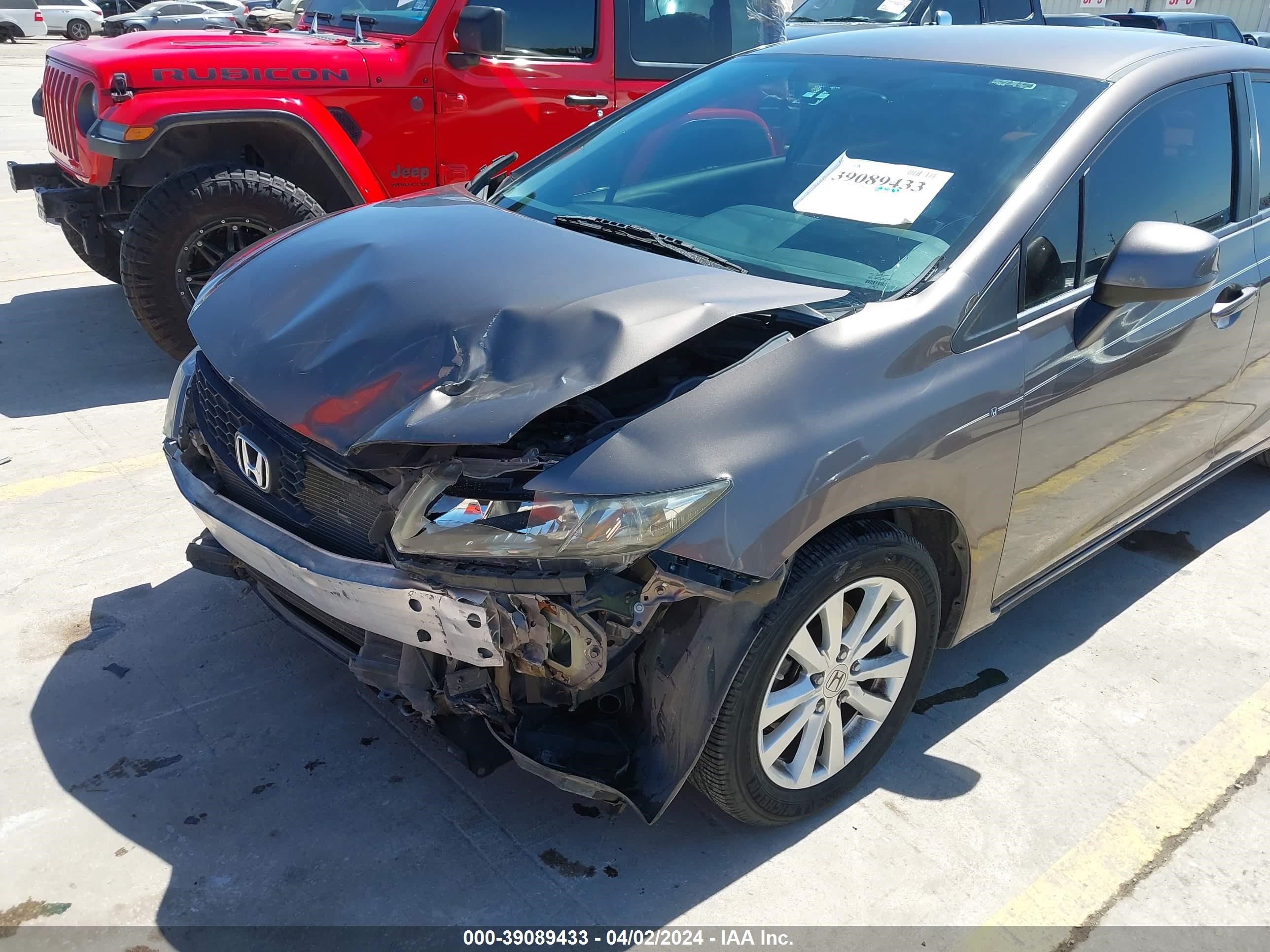 Photo 5 VIN: 2HGFB2F59DH502995 - HONDA CIVIC 