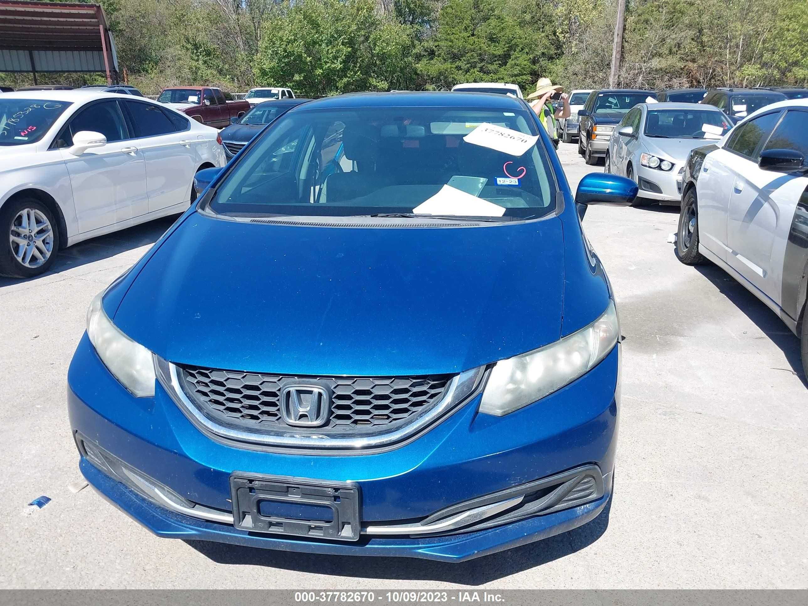 Photo 10 VIN: 2HGFB2F59FH519038 - HONDA CIVIC 