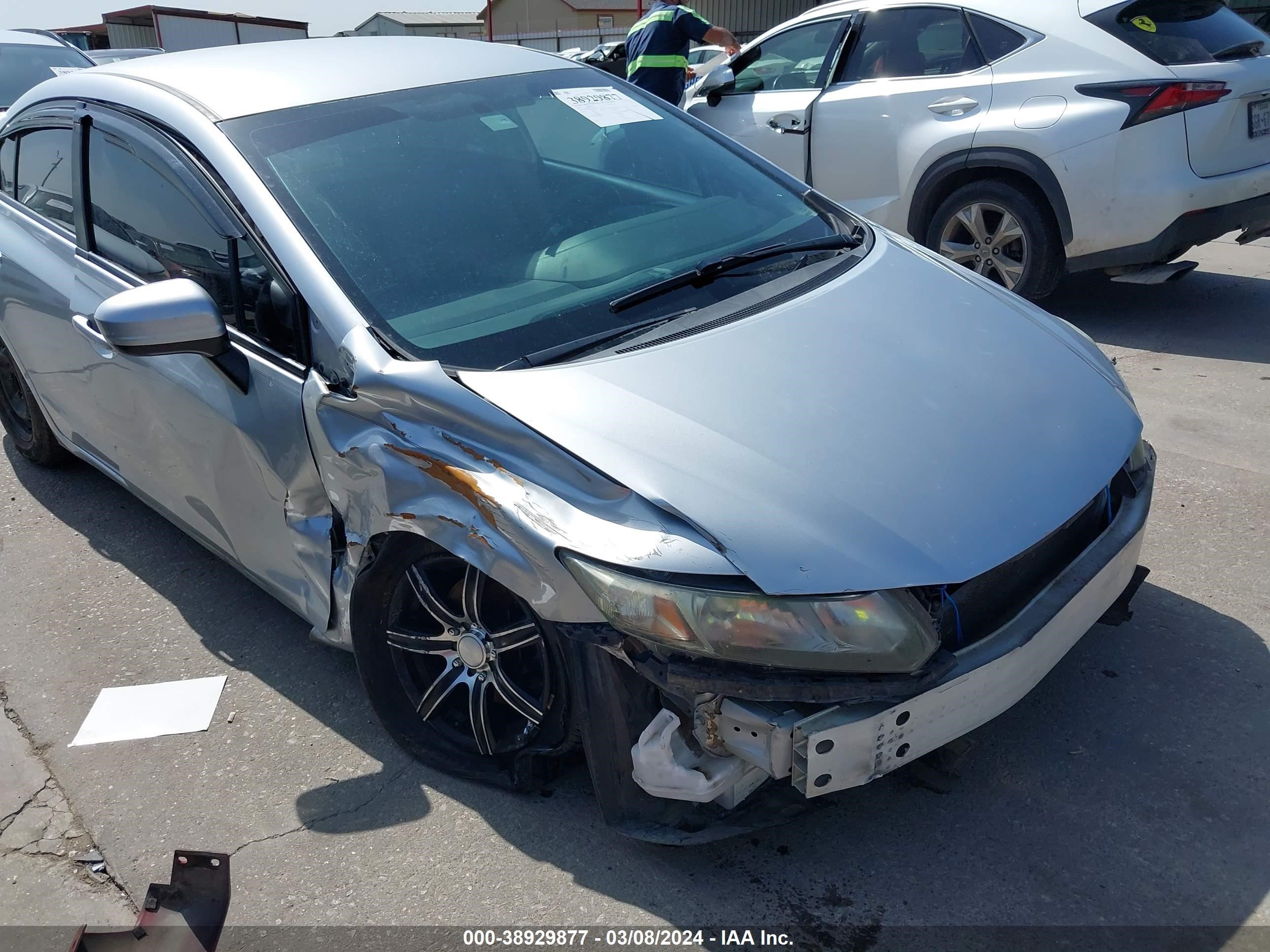 Photo 5 VIN: 2HGFB2F59FH559085 - HONDA CIVIC 