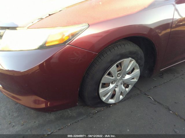 Photo 5 VIN: 2HGFB2F5XCH559995 - HONDA CIVIC SDN 