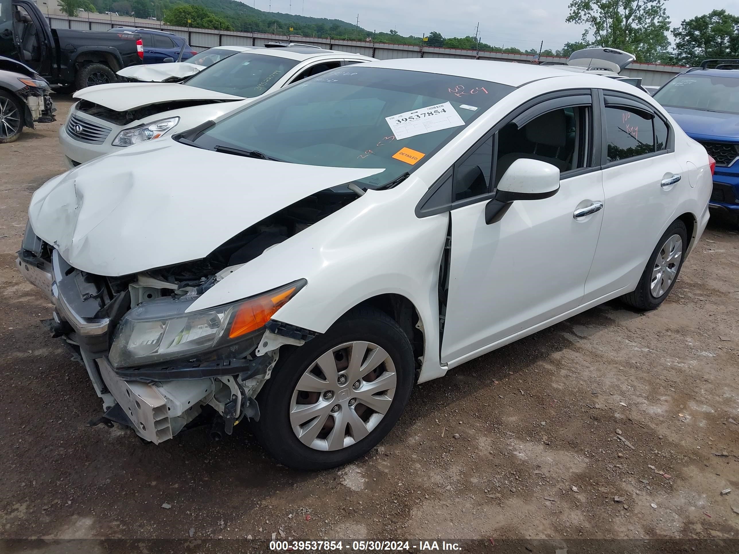 Photo 1 VIN: 2HGFB2F5XCH563707 - HONDA CIVIC 